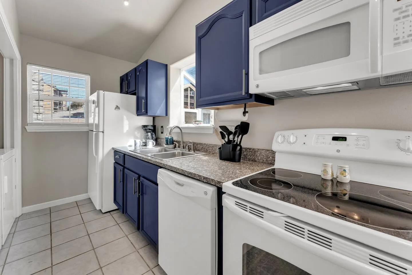 Gorgeous Lake/Mtn Views, Walk to Lake, SDC Close! - Apartment 12