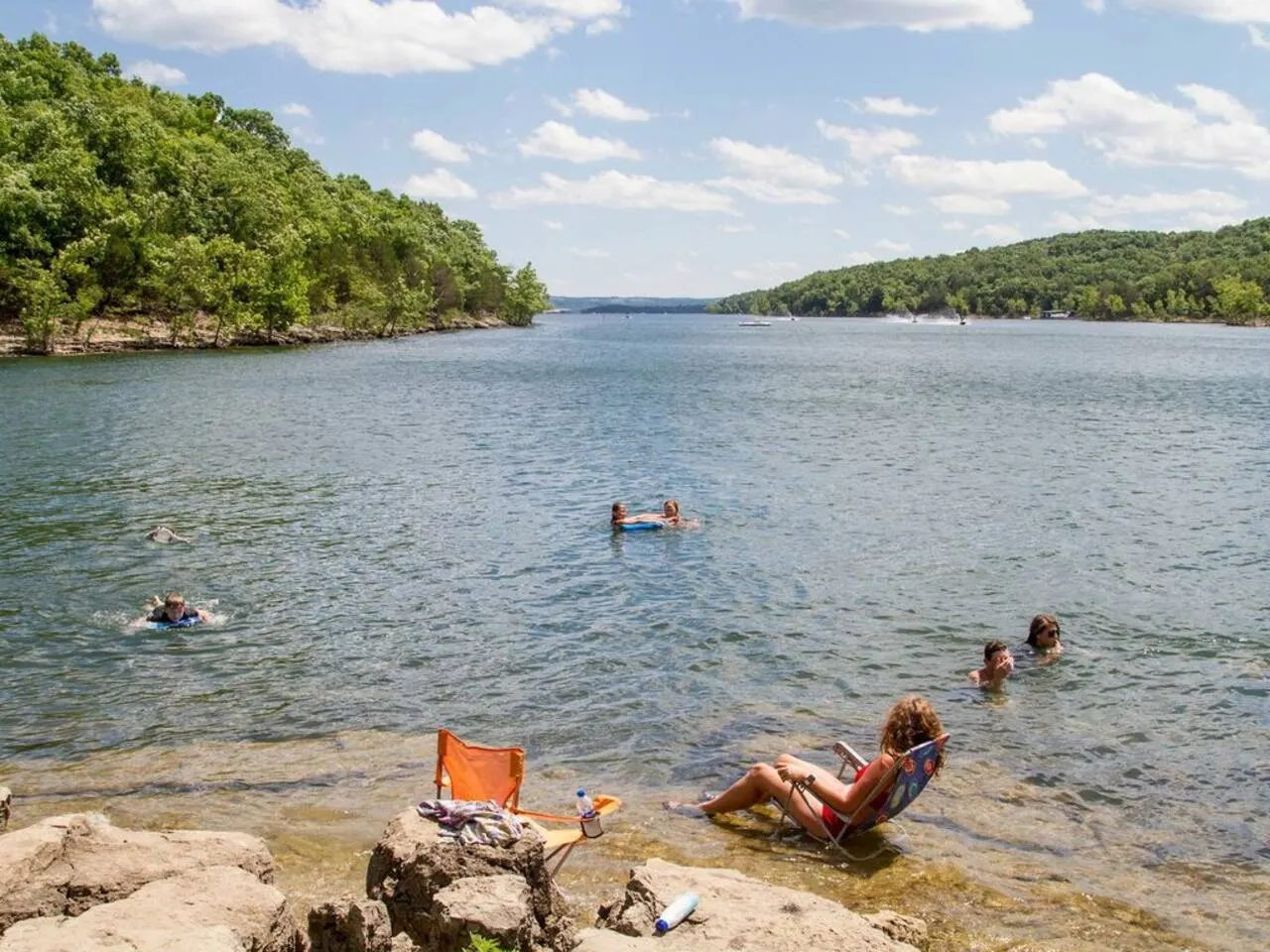 Gorgeous Lake/Mtn Views, Walk to Lake, SDC Close! - Apartment 18