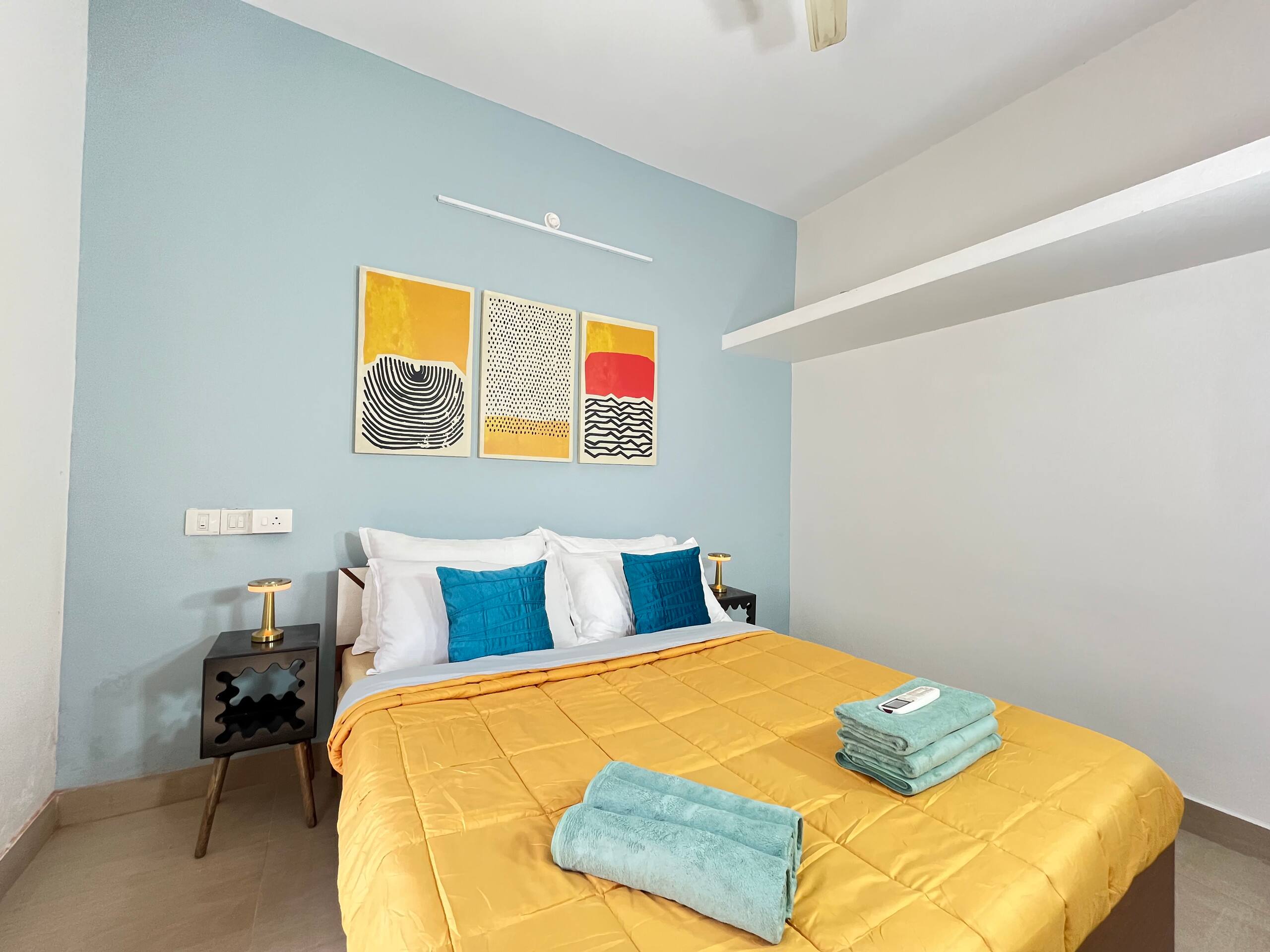 VAR- Coastal Haus 5 Min to Beach, AC 4BHK-Foosball 15