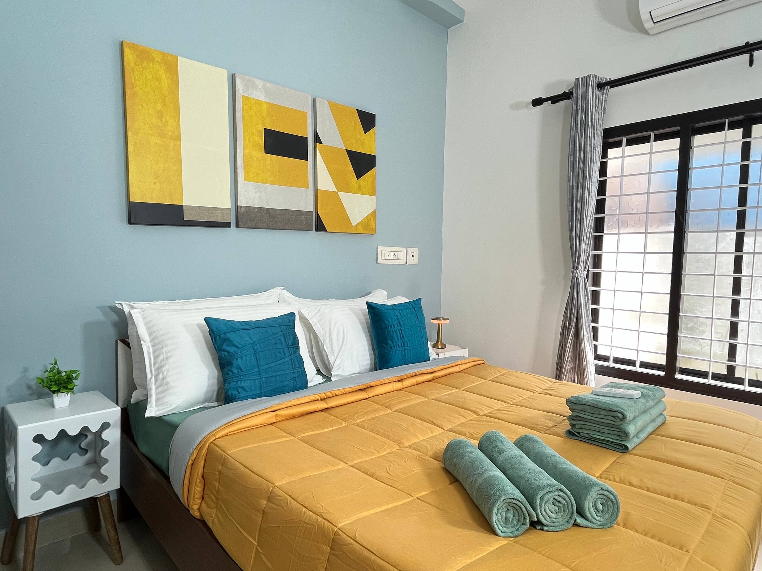 VAR- Coastal Haus 5 Min to Beach, AC 4BHK-Foosball 24