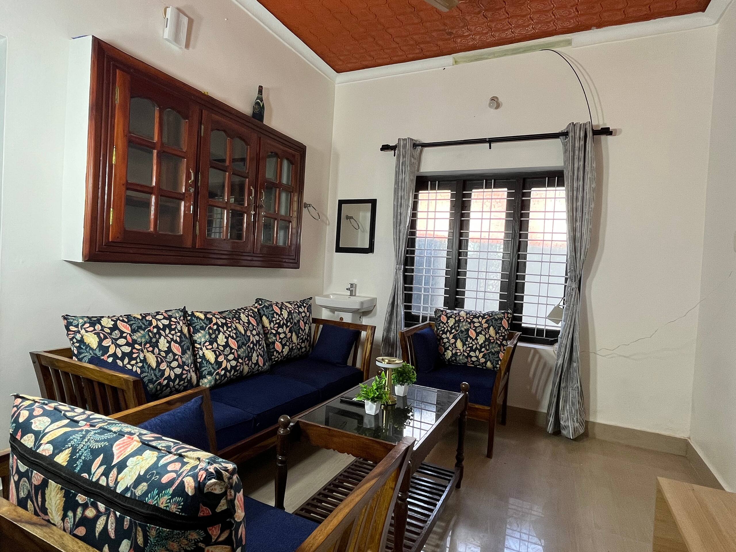 VAR- Coastal Haus 5 Min to Beach, AC 4BHK-Foosball 9