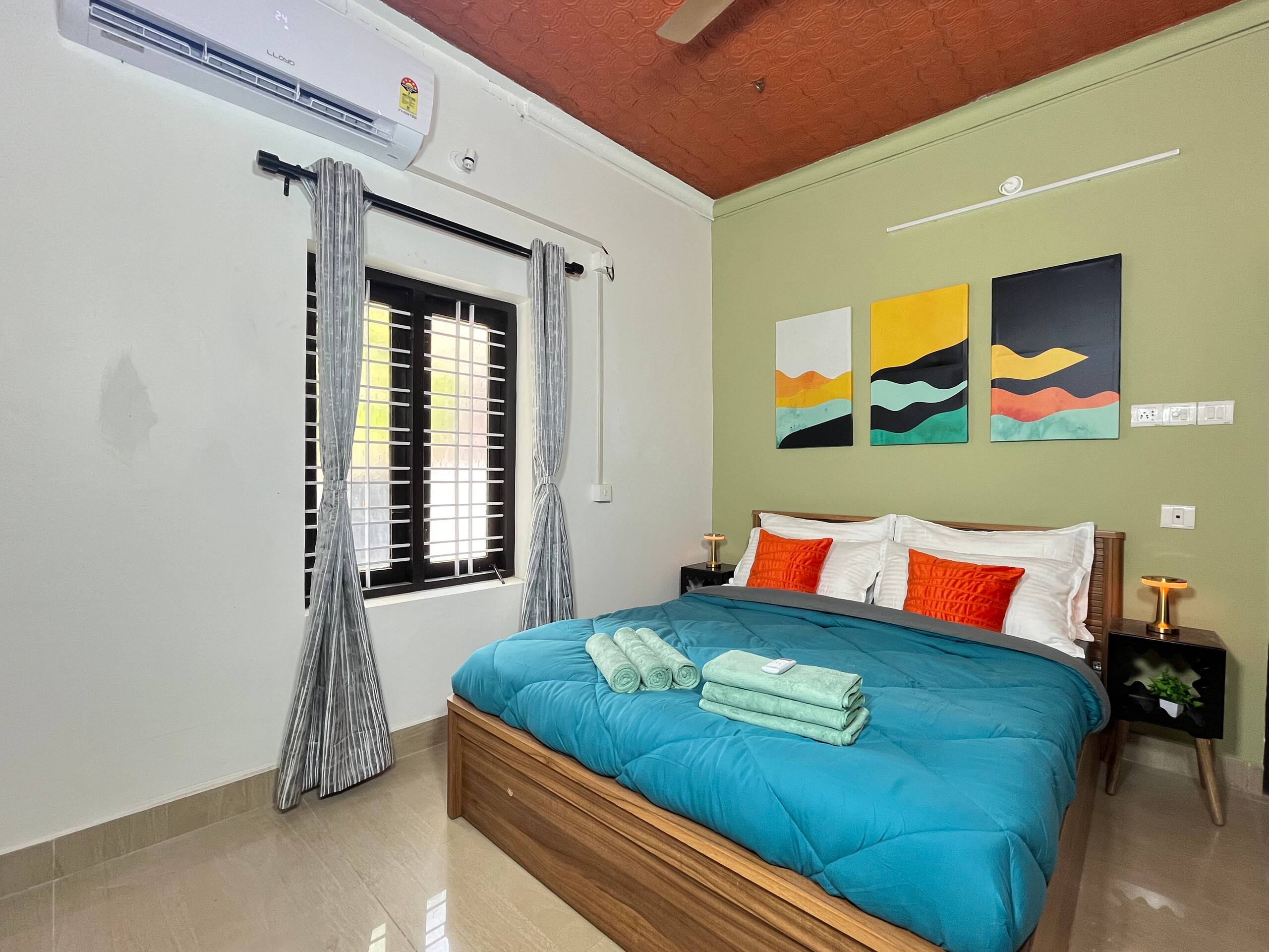 VAR- Coastal Haus 5 Min to Beach, AC 4BHK-Foosball 20