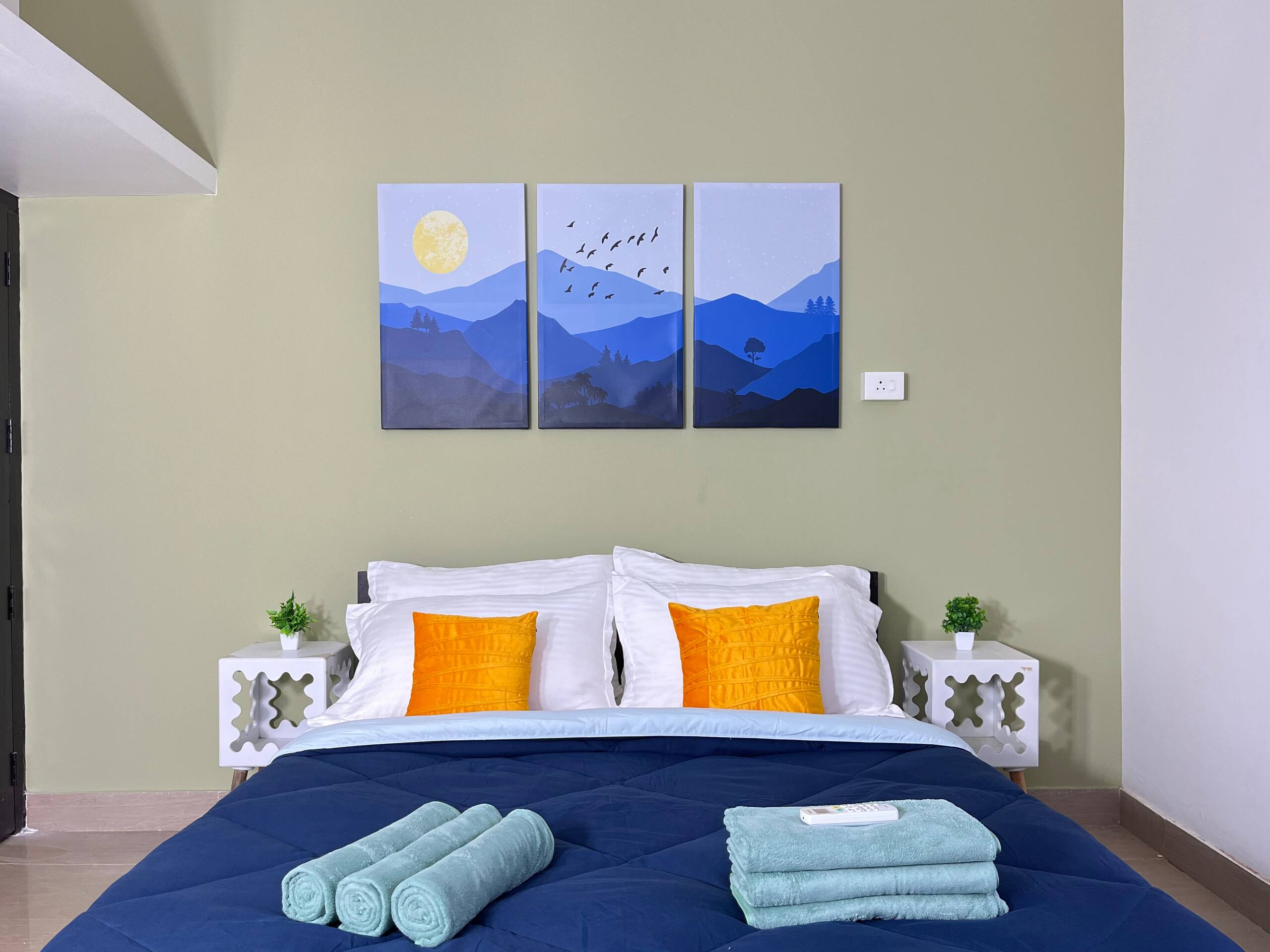 VAR- Coastal Haus 5 Min to Beach, AC 4BHK-Foosball