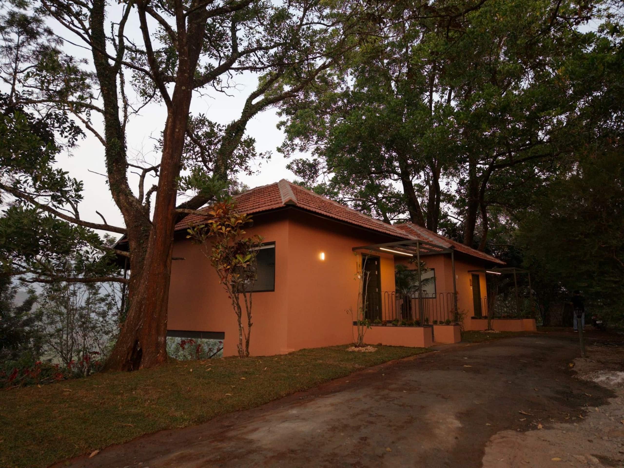 Cottage in a Tea Estate | Private 4