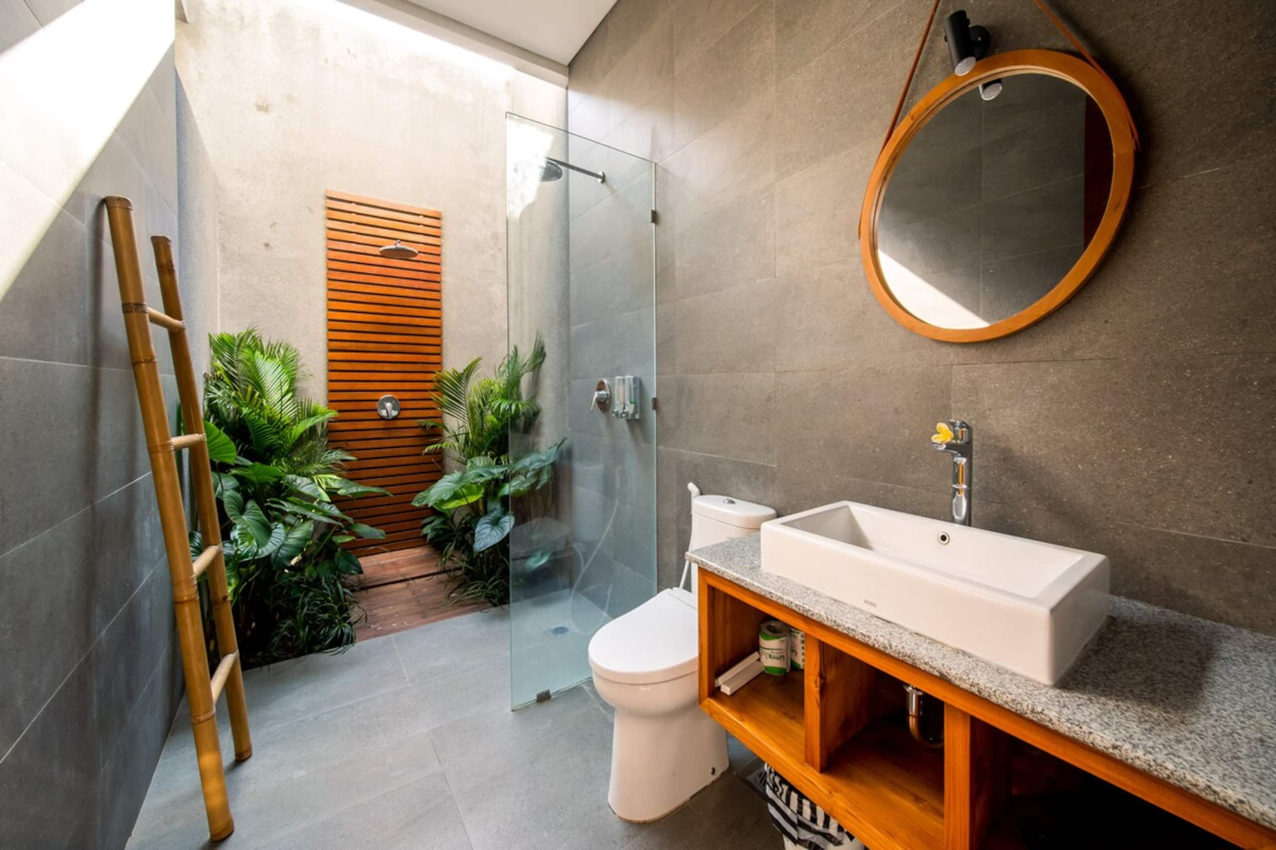 Ubud Hideaway-2BR Family Villa with Private Pool 9