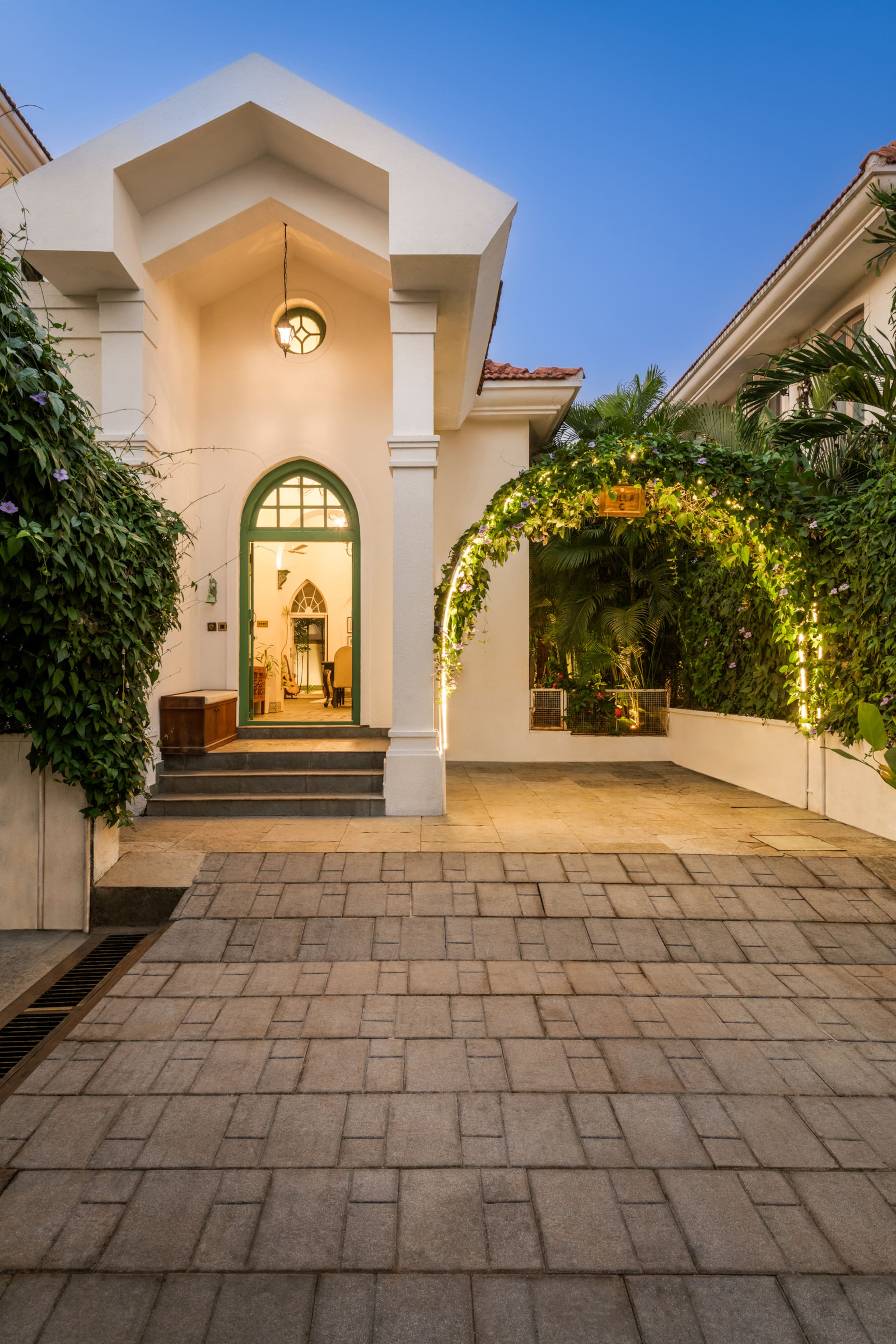Mia Ultra-Luxe 4BHK PvtPool Villa • Isprava Built 7