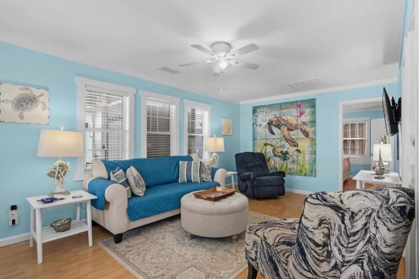 Cozy OL Retreat Short Walk to Beach & Outdoor TV 10