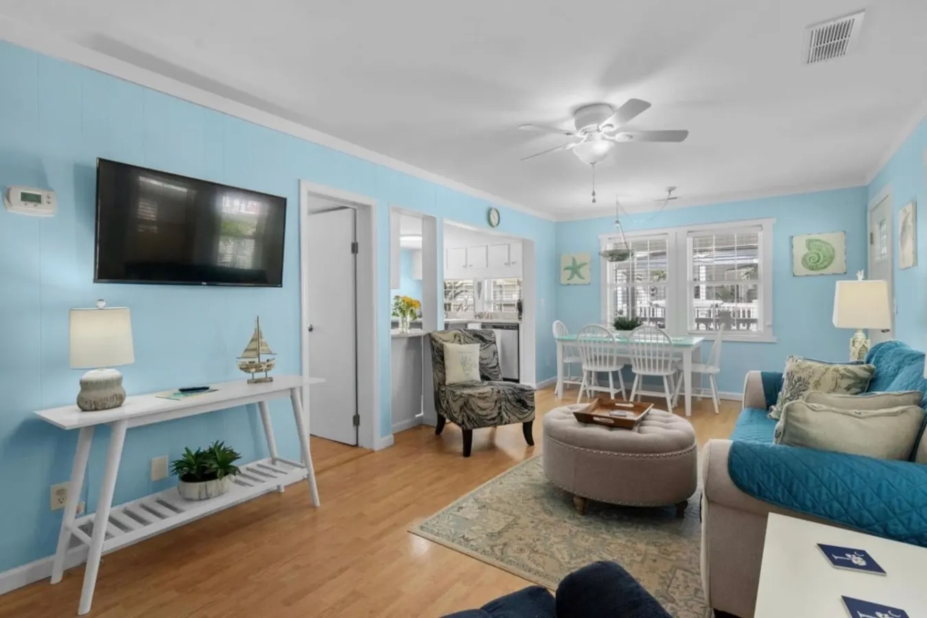 Cozy OL Retreat Short Walk to Beach & Outdoor TV 12