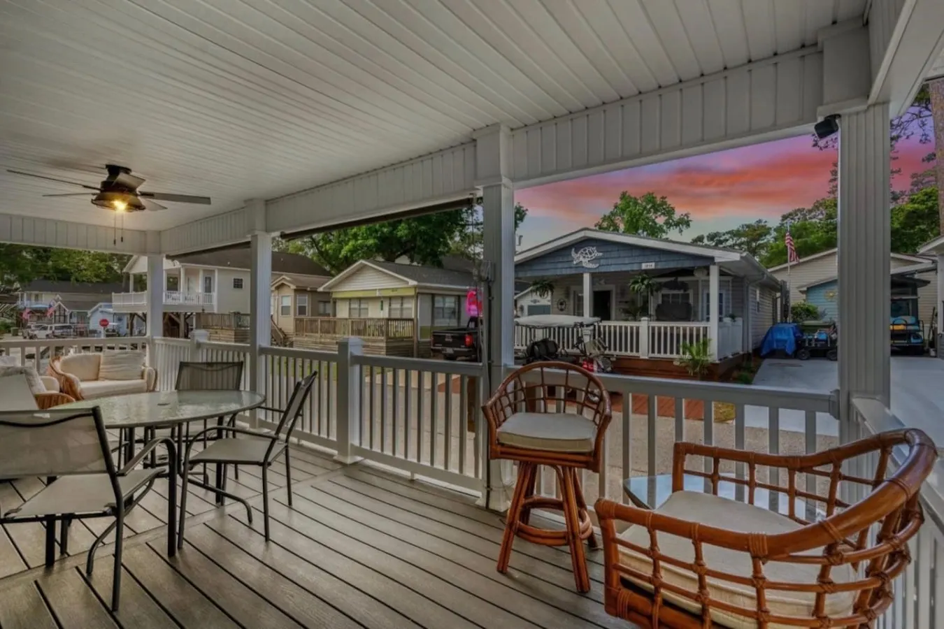 Cozy OL Retreat Short Walk to Beach & Outdoor TV 8