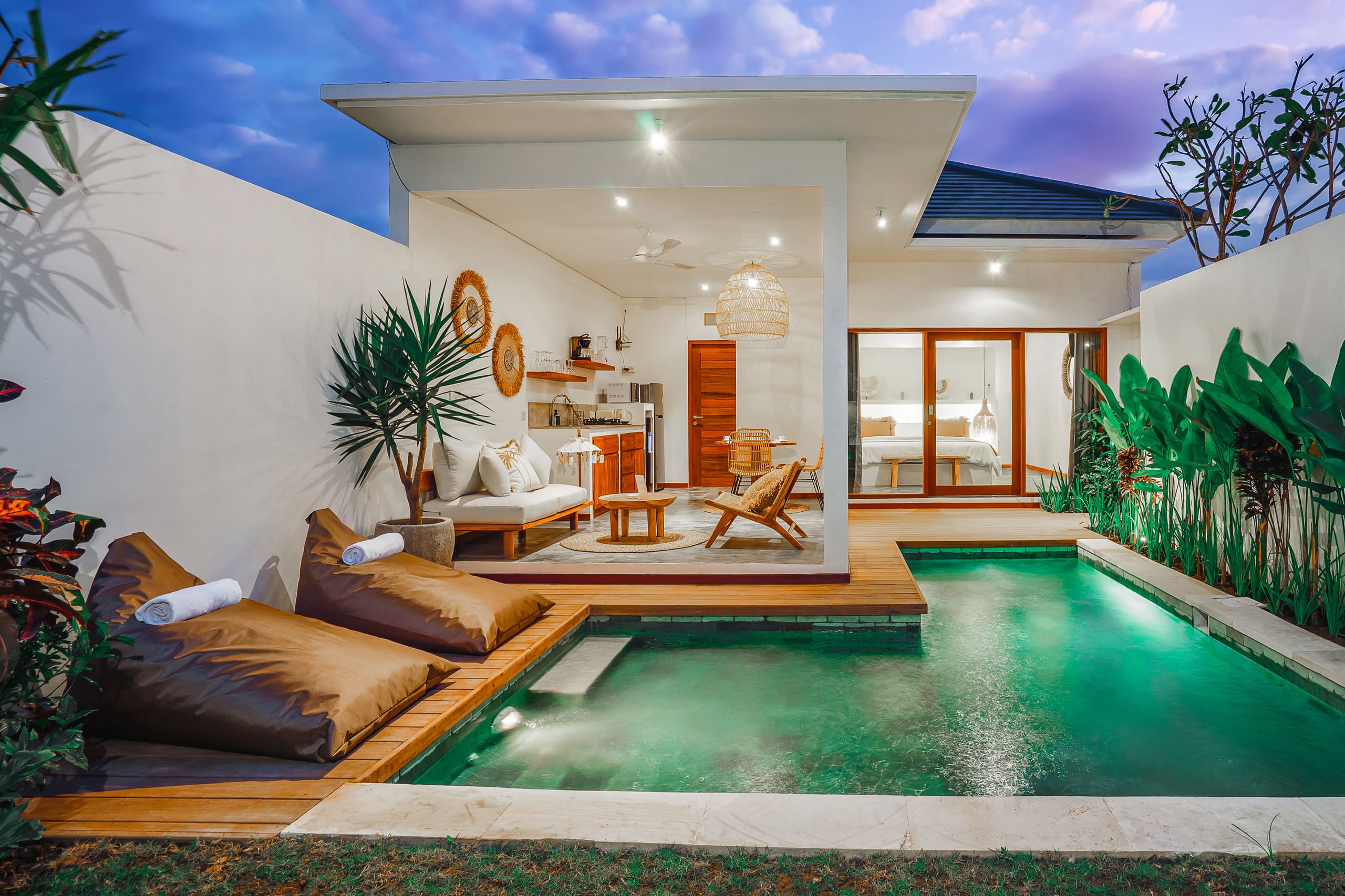 Romantic 1br Villa • Private Pool • Nyanyi Beach