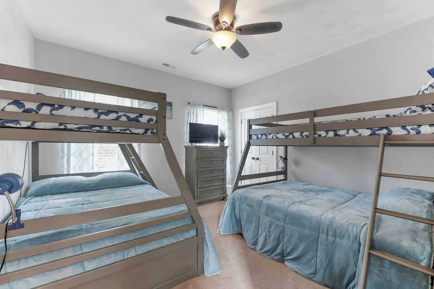 5BR Norfolk Home Fenced Yard + Fire Pit 17