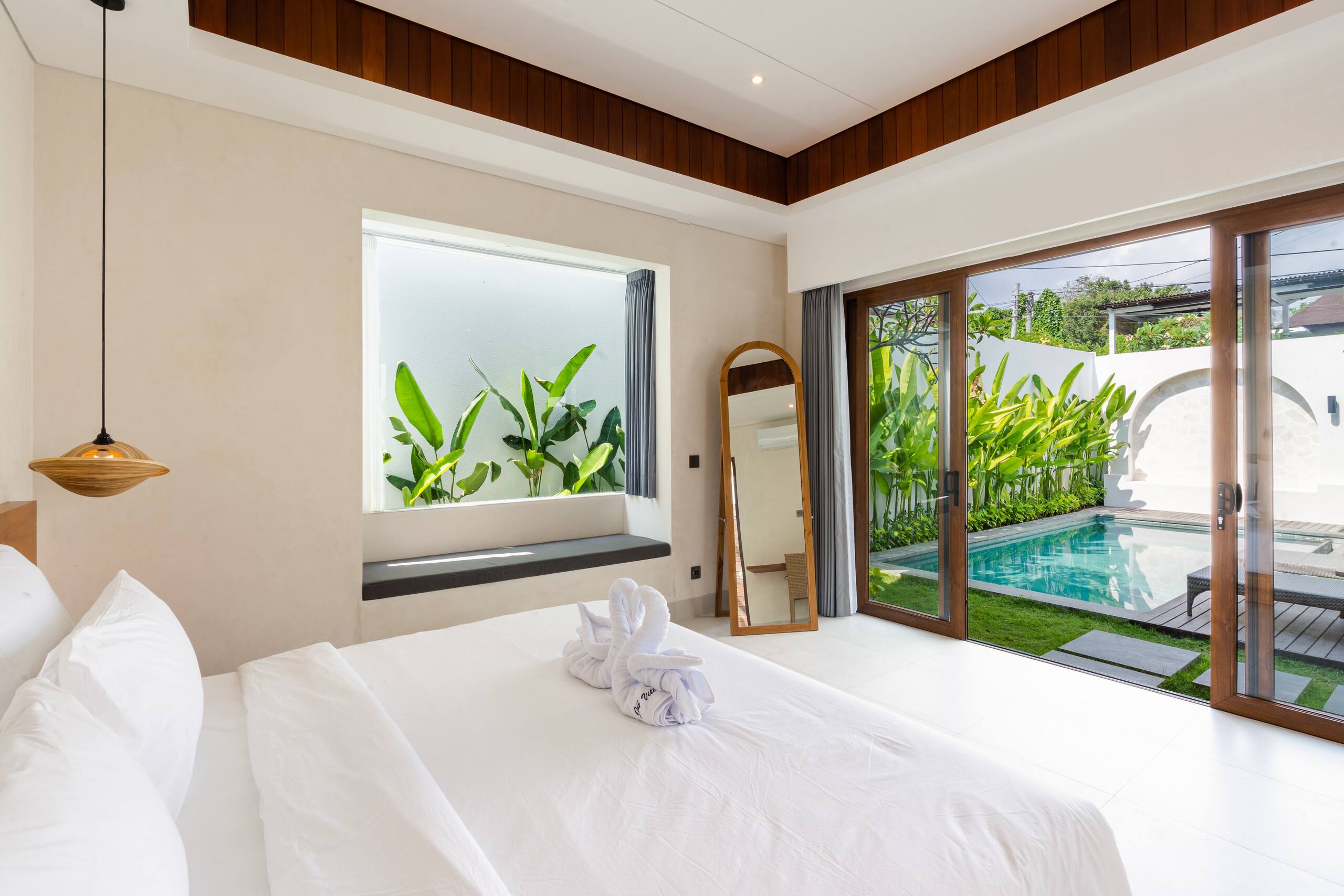 J4 Villas Sanur 1BR Open Living Room with Pool — photo 2