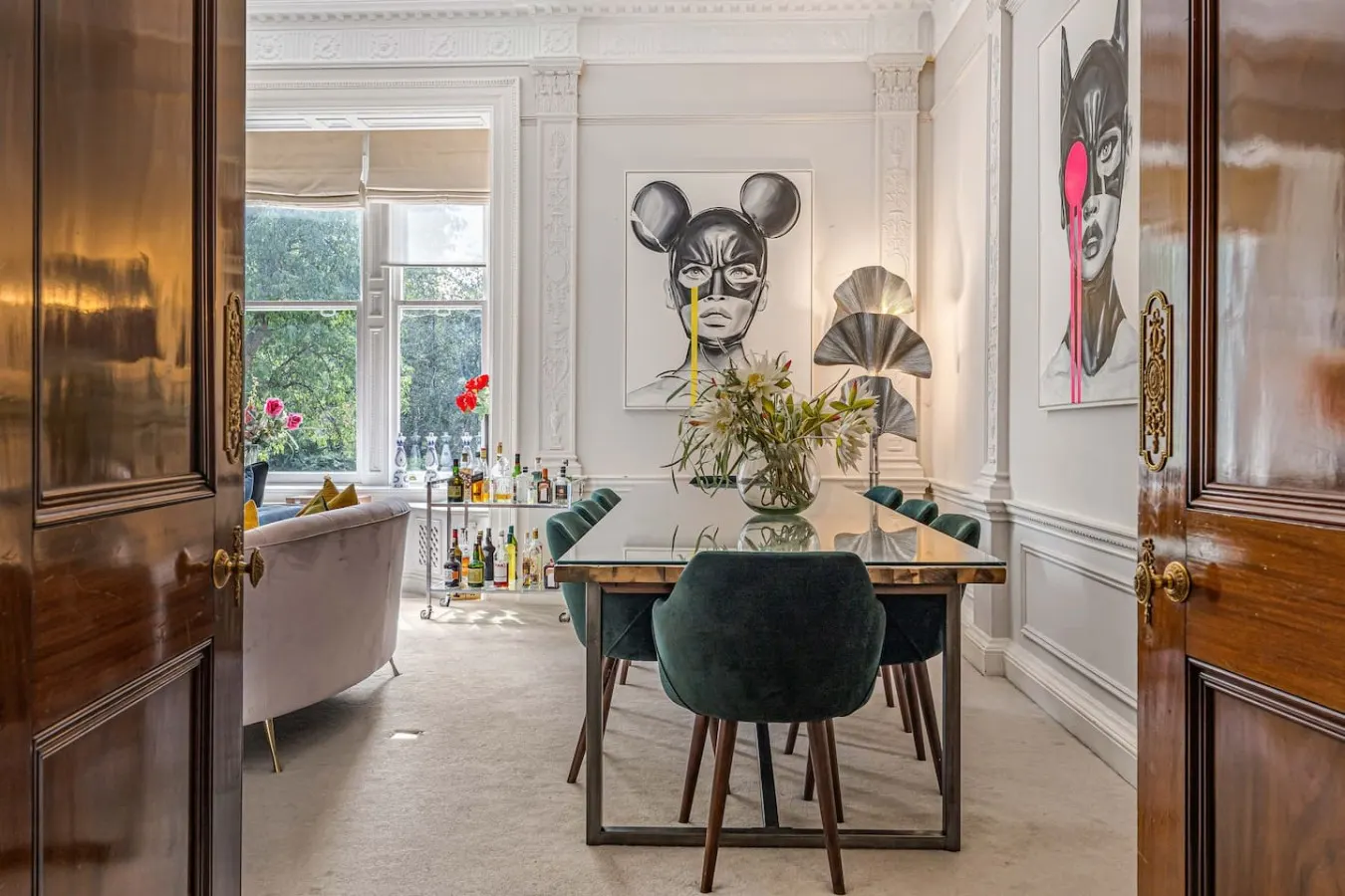 Luxury Holland Park 3-Bed with Private Balcony 9
