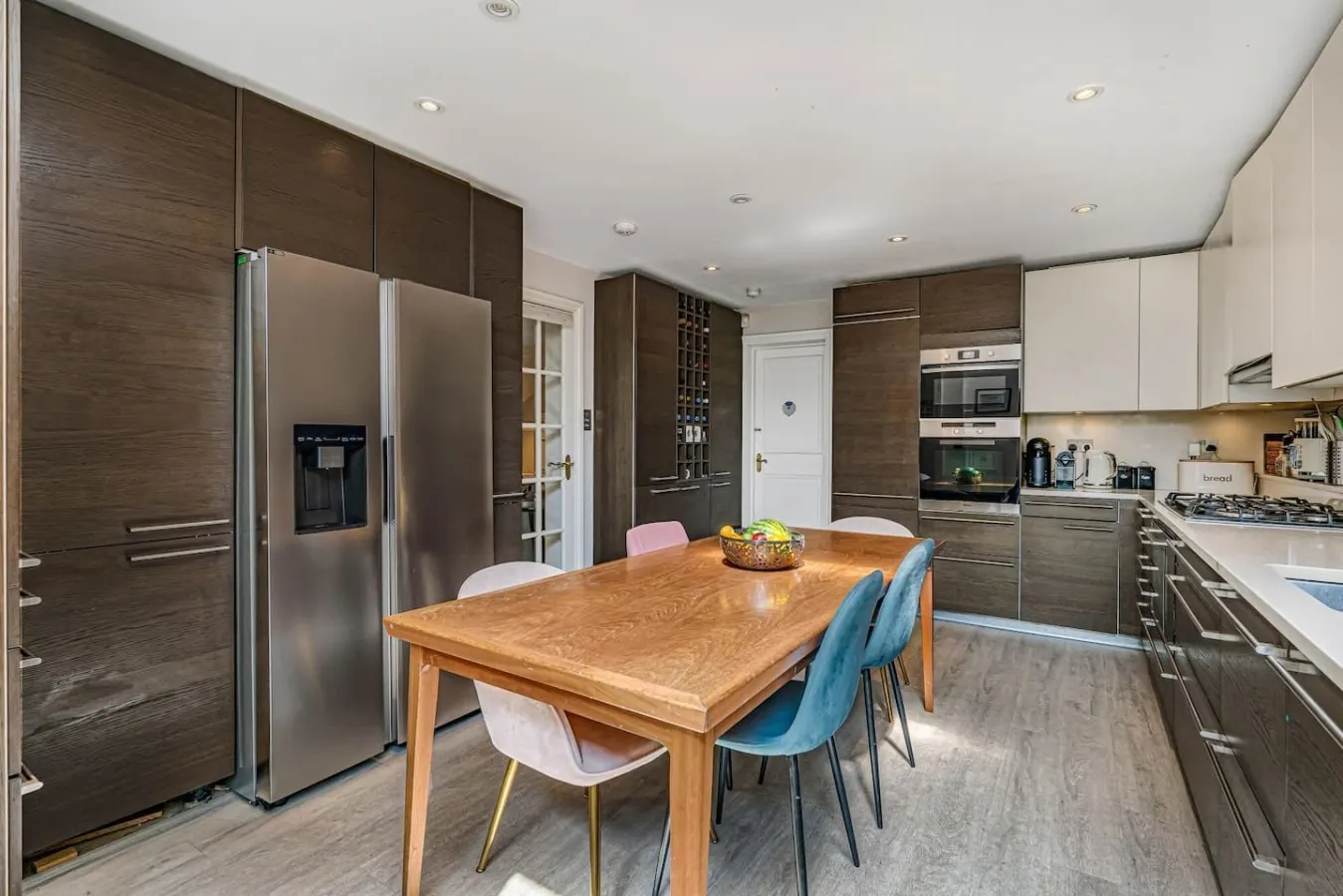 Luxury Holland Park 3-Bed with Private Balcony 18