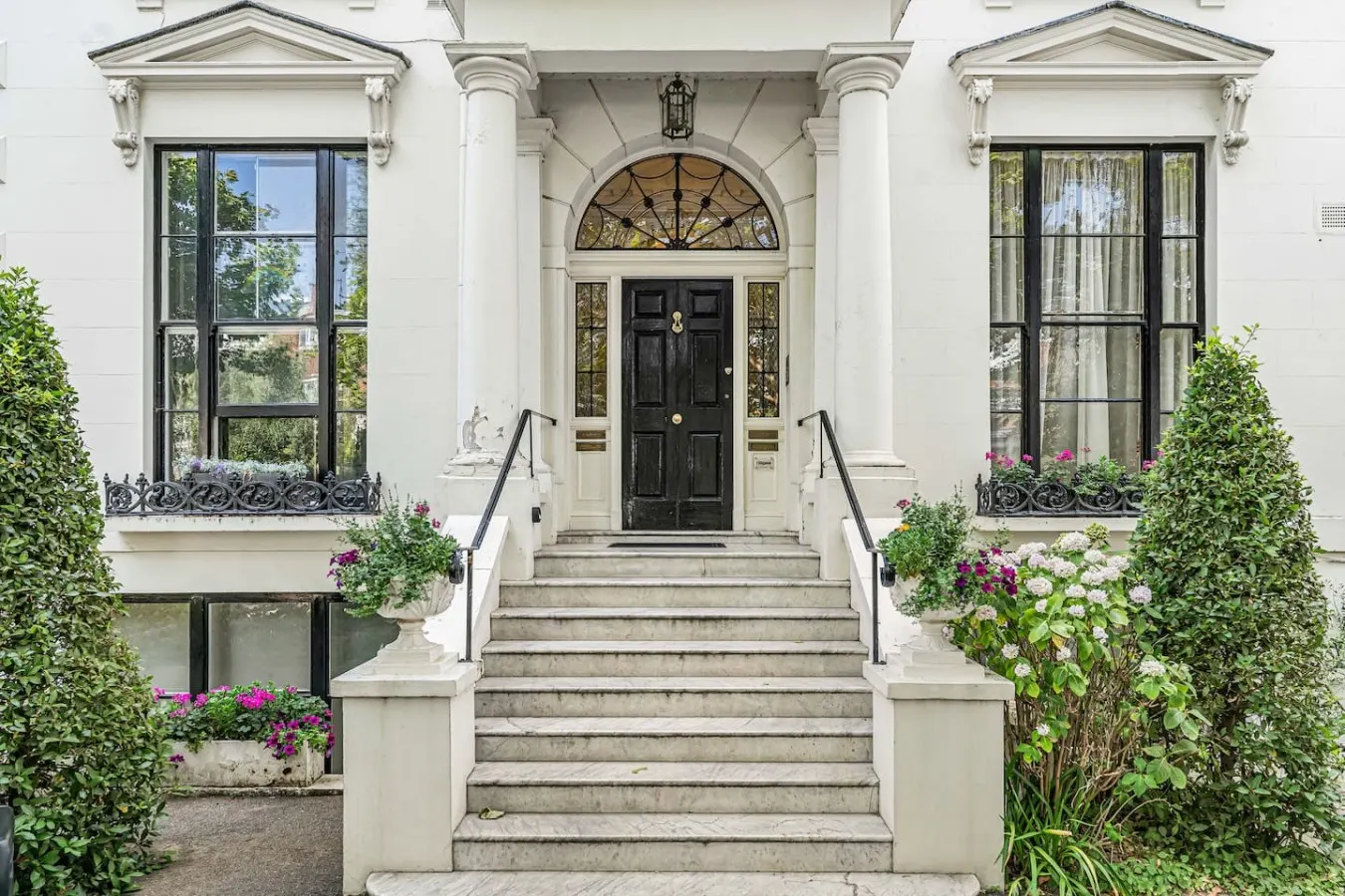 Luxury Holland Park 3-Bed with Private Balcony — photo 5