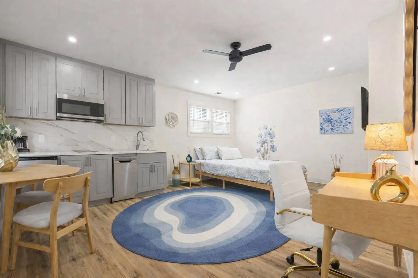Cozy Studio Near the Beltline 12