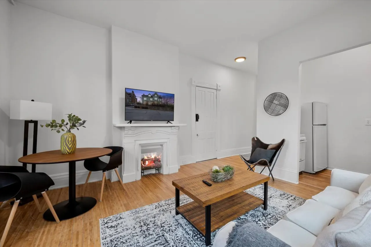 Cozy 1BR Near Zoo, UC, Hospitals 9
