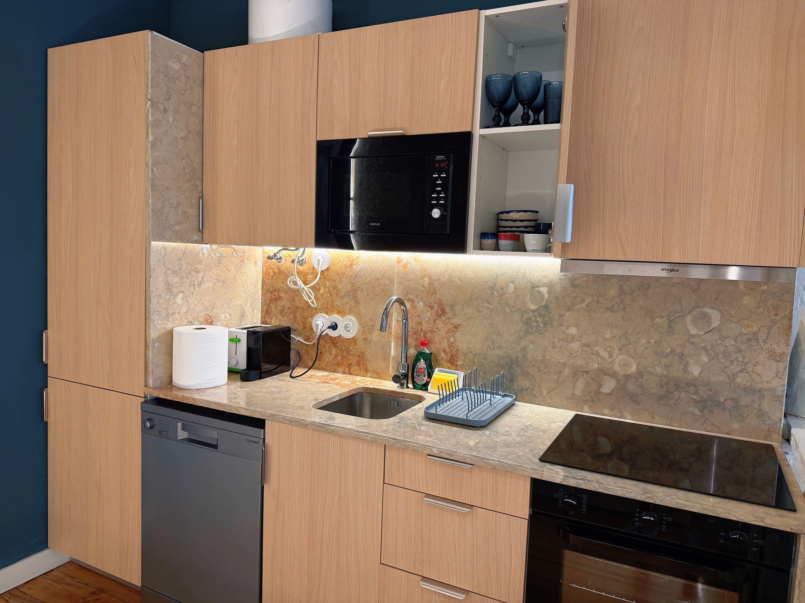 Stylish Lisbon Home in Estrela 13