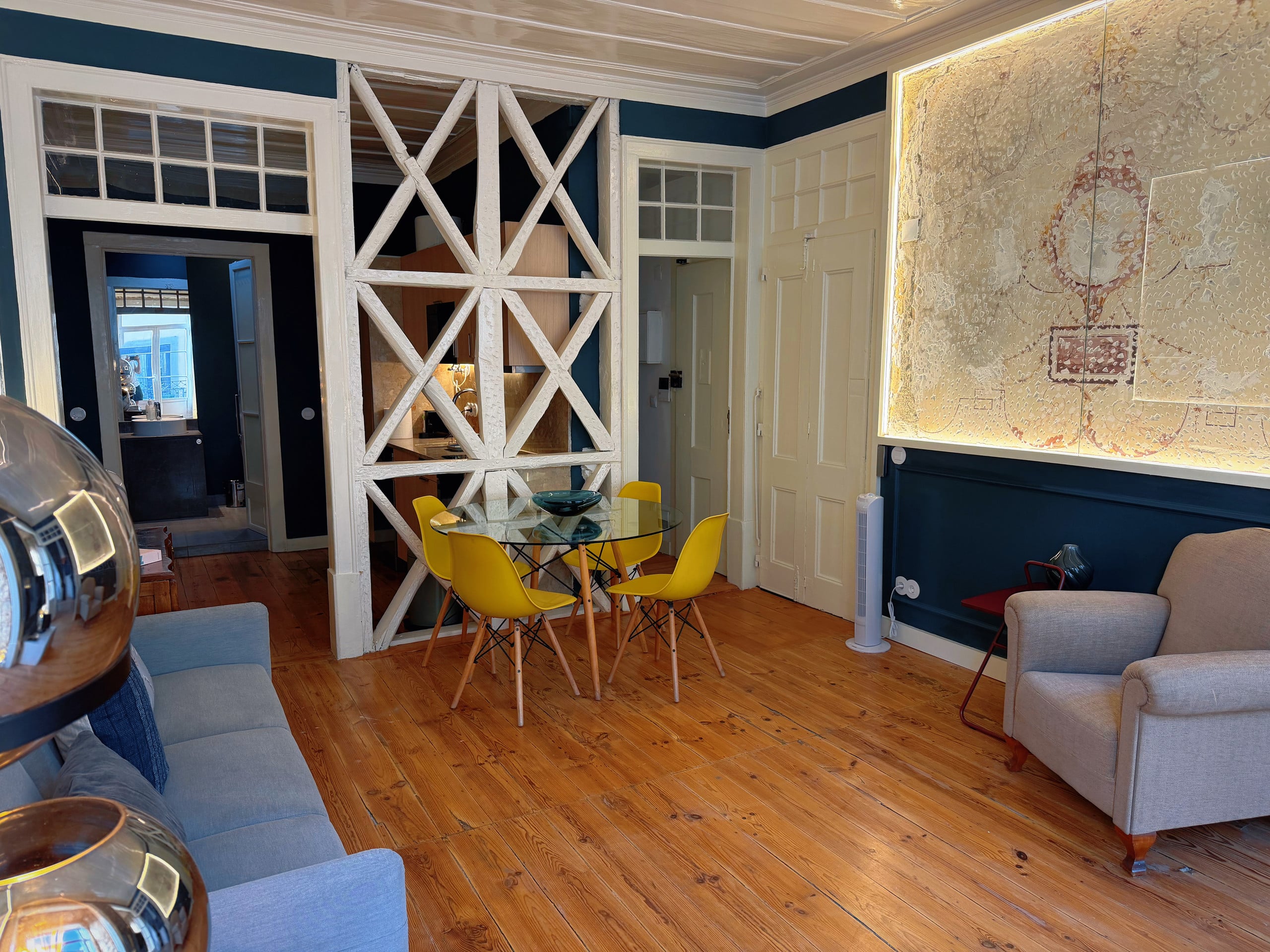 Stylish Lisbon Home in Estrela 7