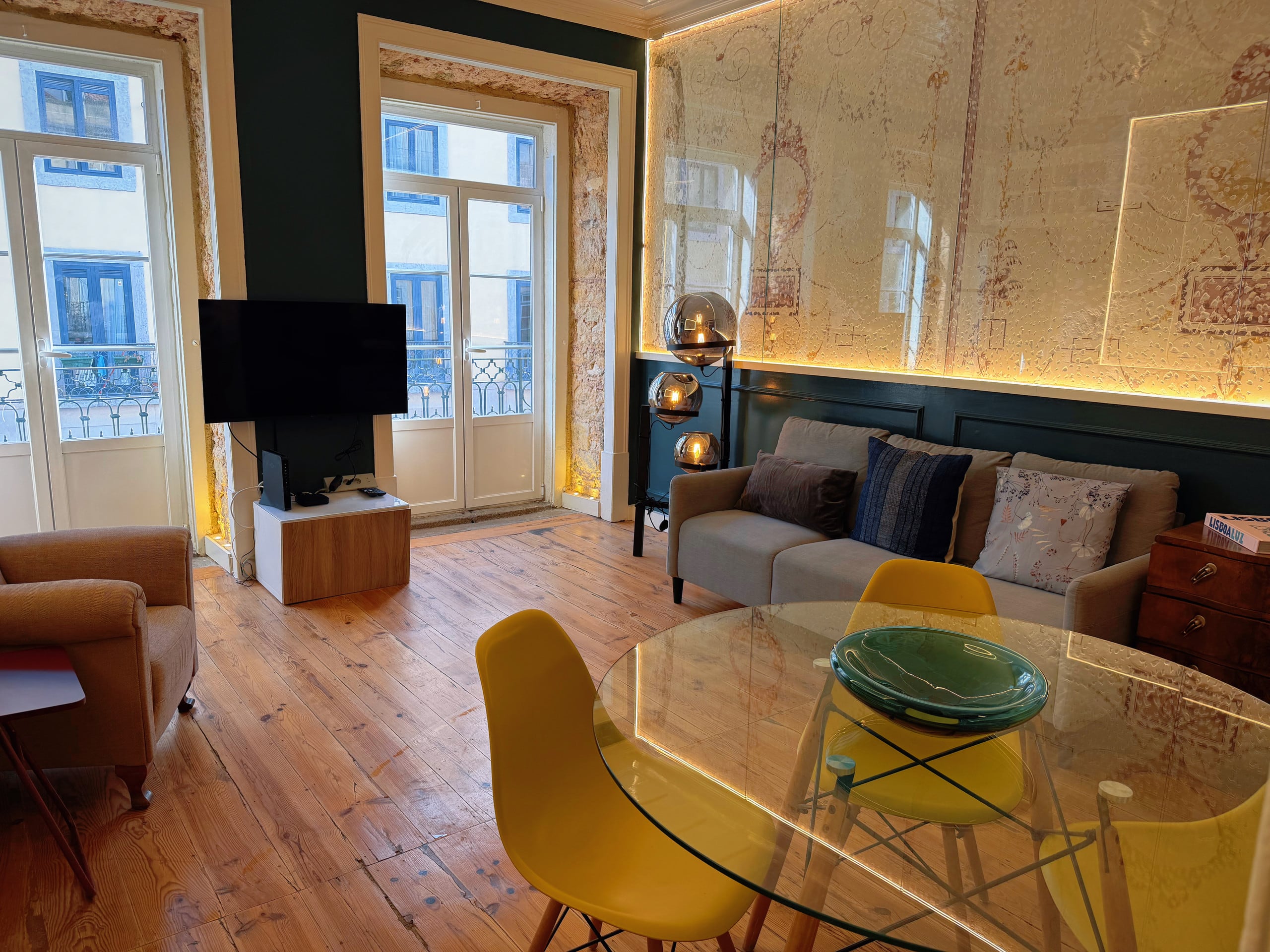 Stylish Lisbon Home in Estrela 2