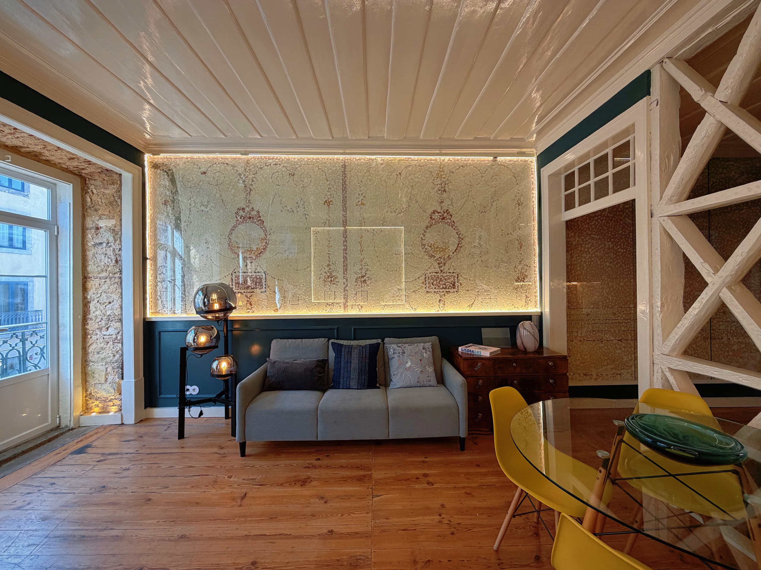 Stylish Lisbon Home in Estrela 9