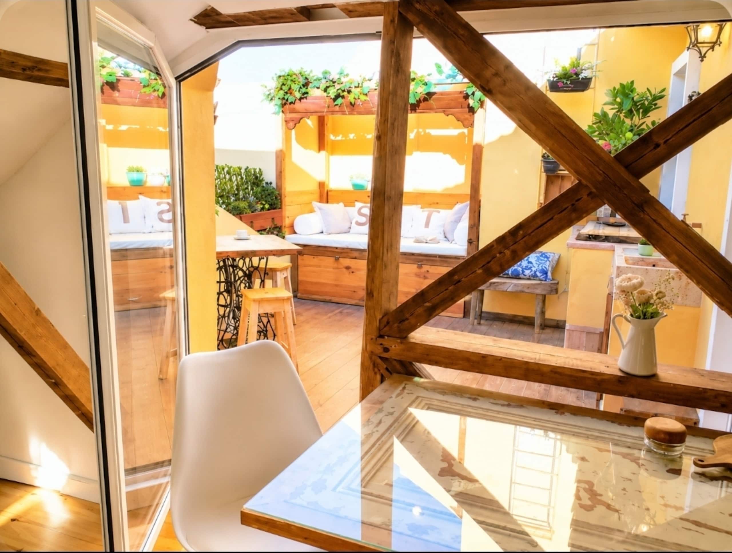 Amazing flat with Private Terrace in Lisbon 12