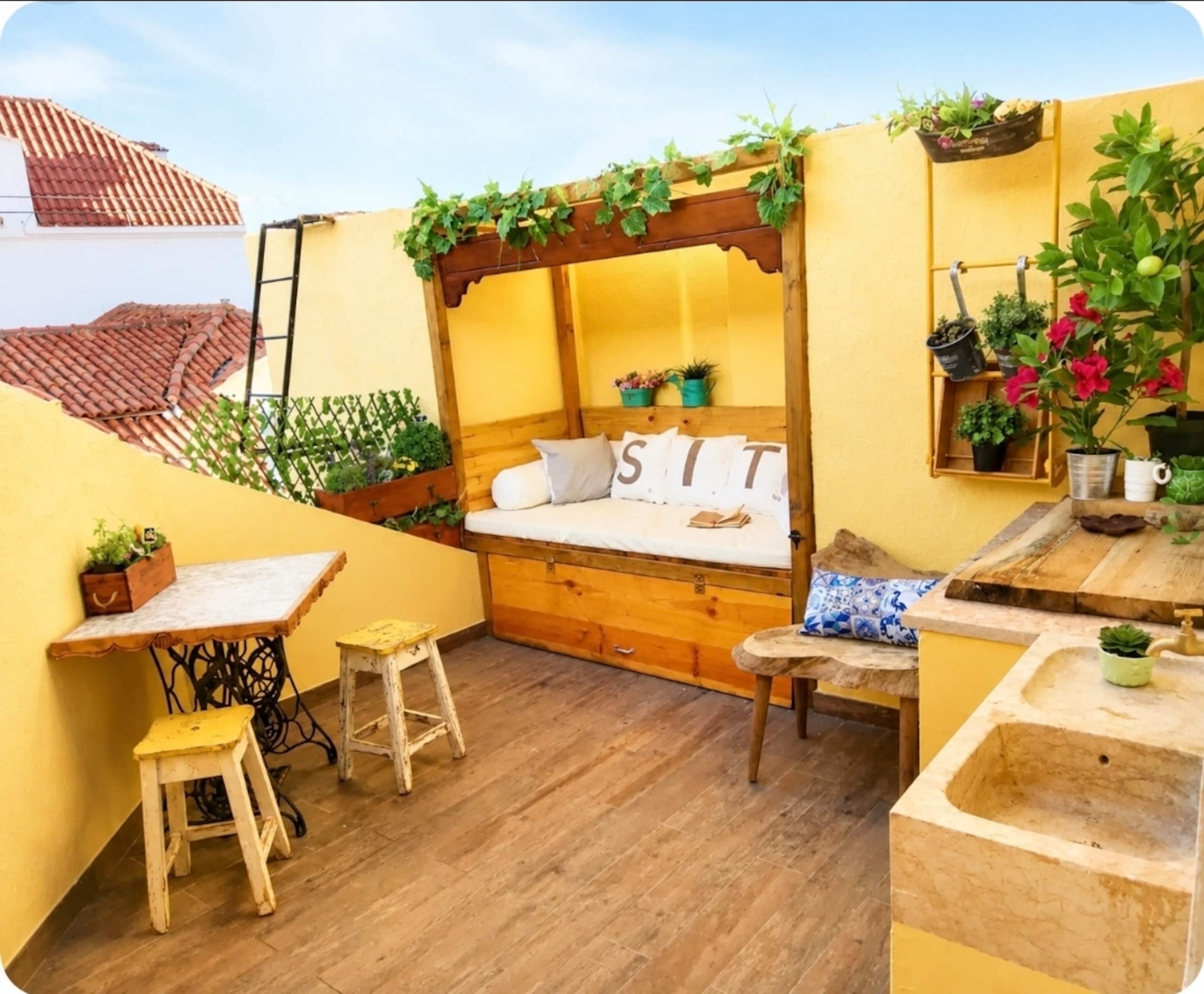Amazing flat with Private Terrace in Lisbon 23