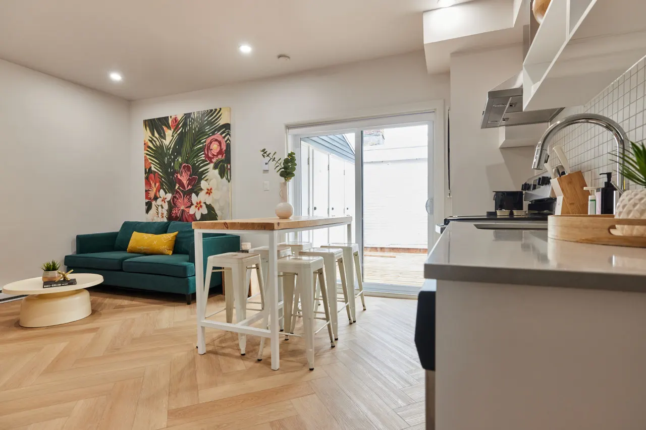 Spacious 2 bedroom apartment in Le Plateau by Denstays - Unit 422 1
