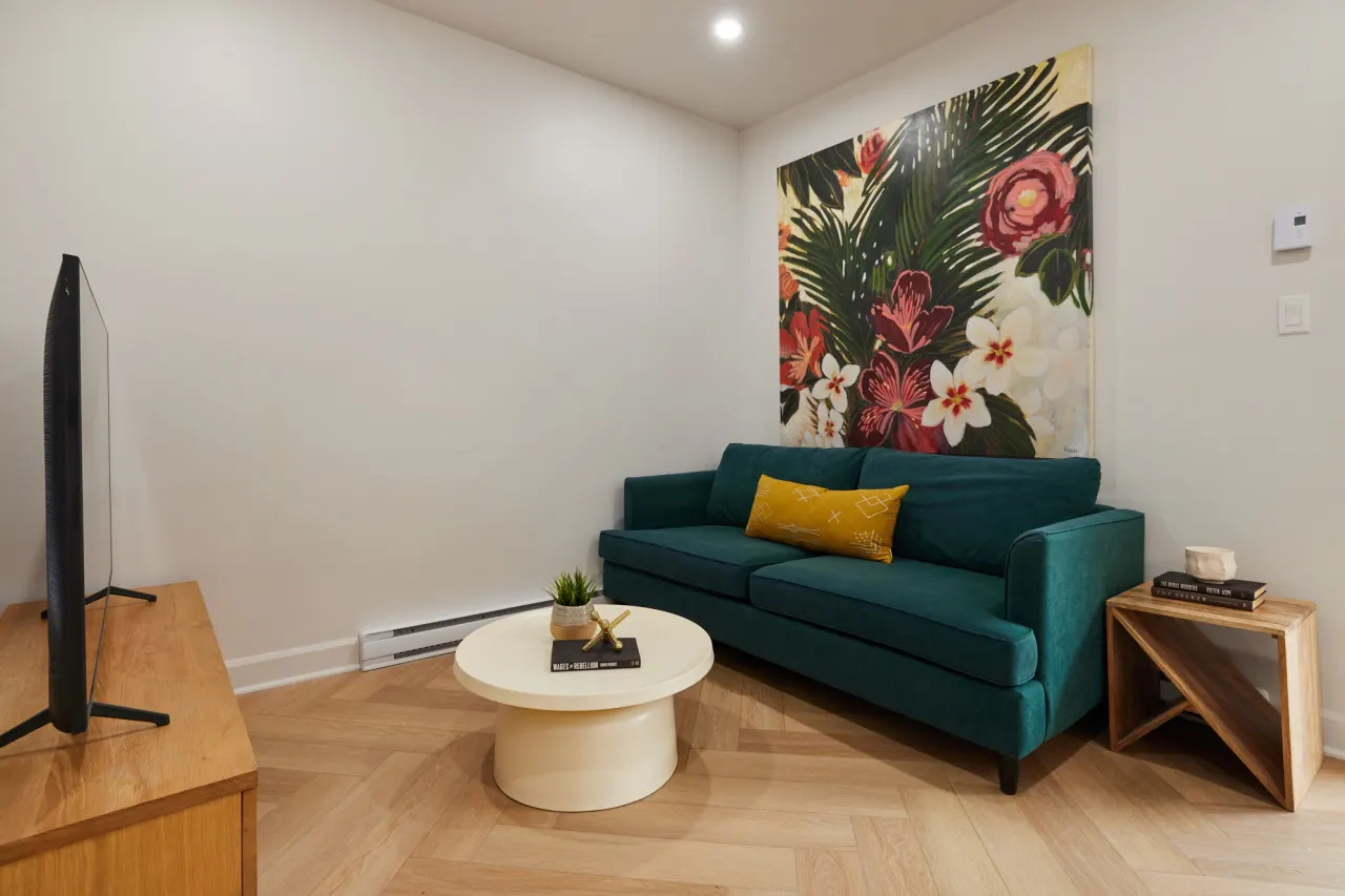 Spacious 2 bedroom apartment in Le Plateau by Denstays - Unit 422 2