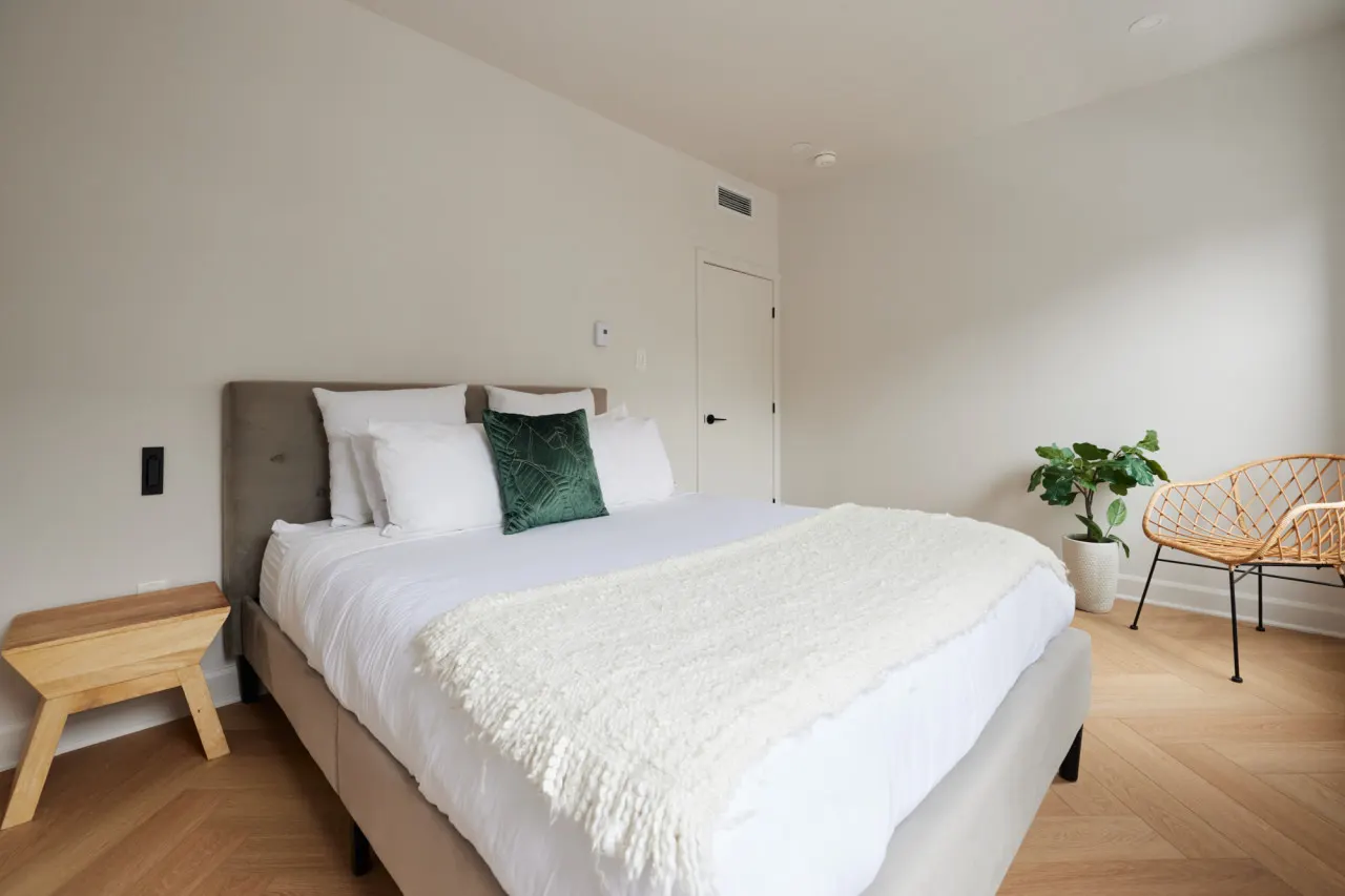 Spacious 2 bedroom apartment in Le Plateau by Denstays - Unit 422 10