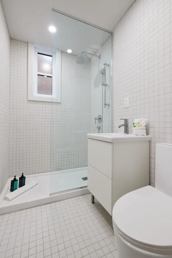 Spacious 2 bedroom apartment in Le Plateau by Denstays - Unit 422 17
