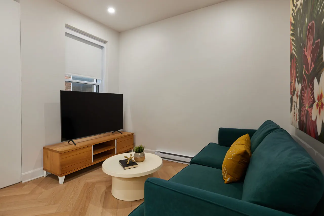 Spacious 2 bedroom apartment in Le Plateau by Denstays - Unit 422 4