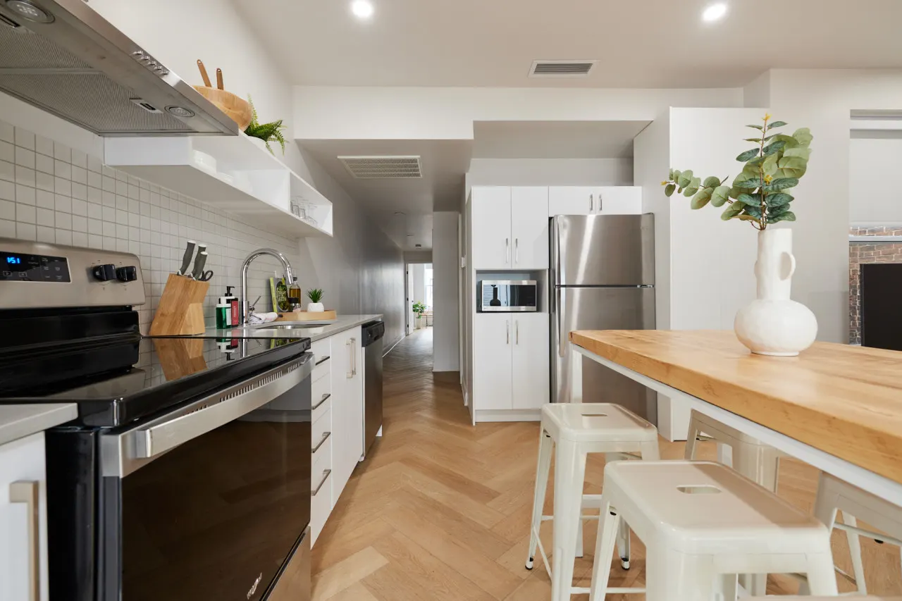 Spacious 2 bedroom apartment in Le Plateau by Denstays - Unit 422 7