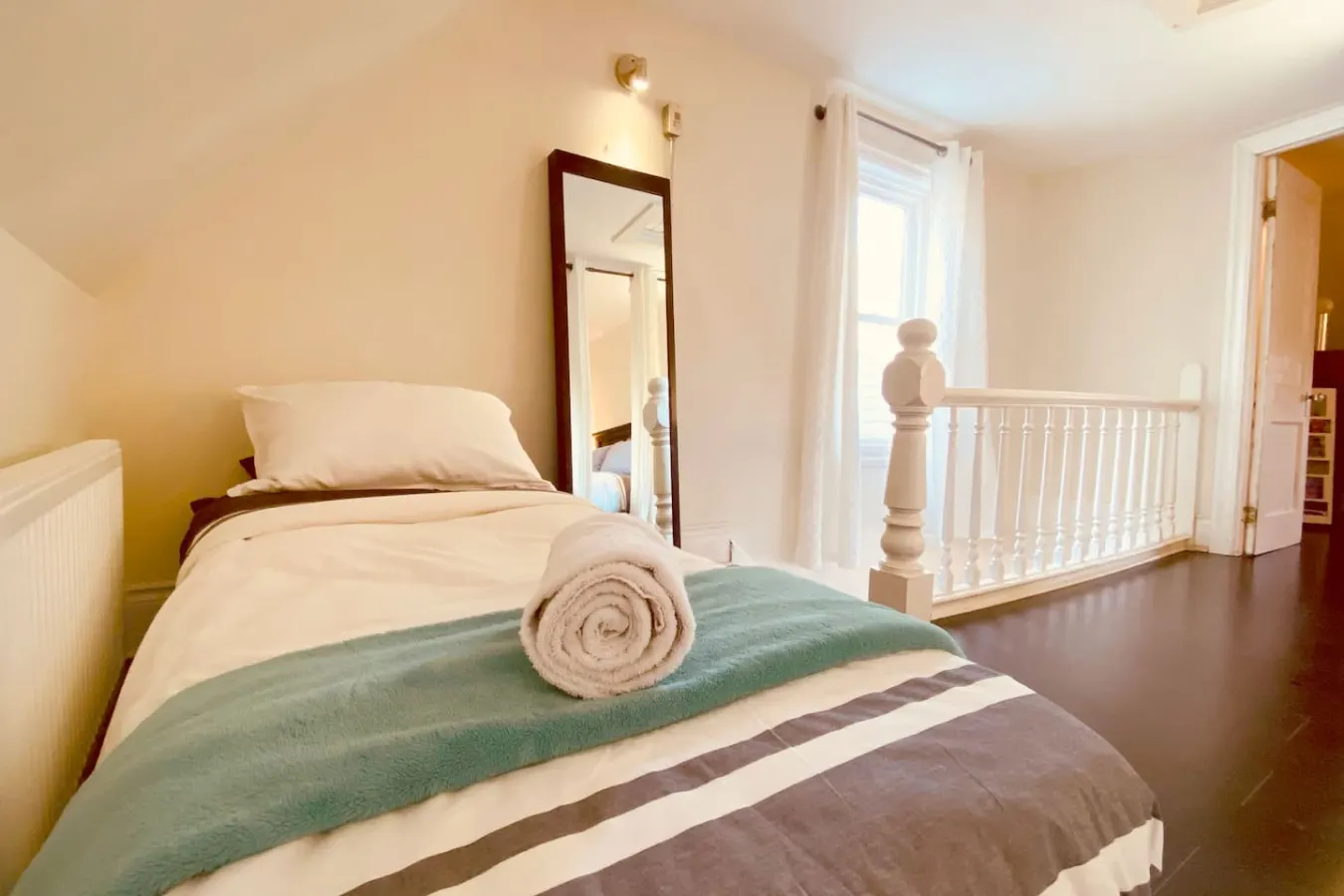Spacious Historic Downtown Stableman's House Loft 12