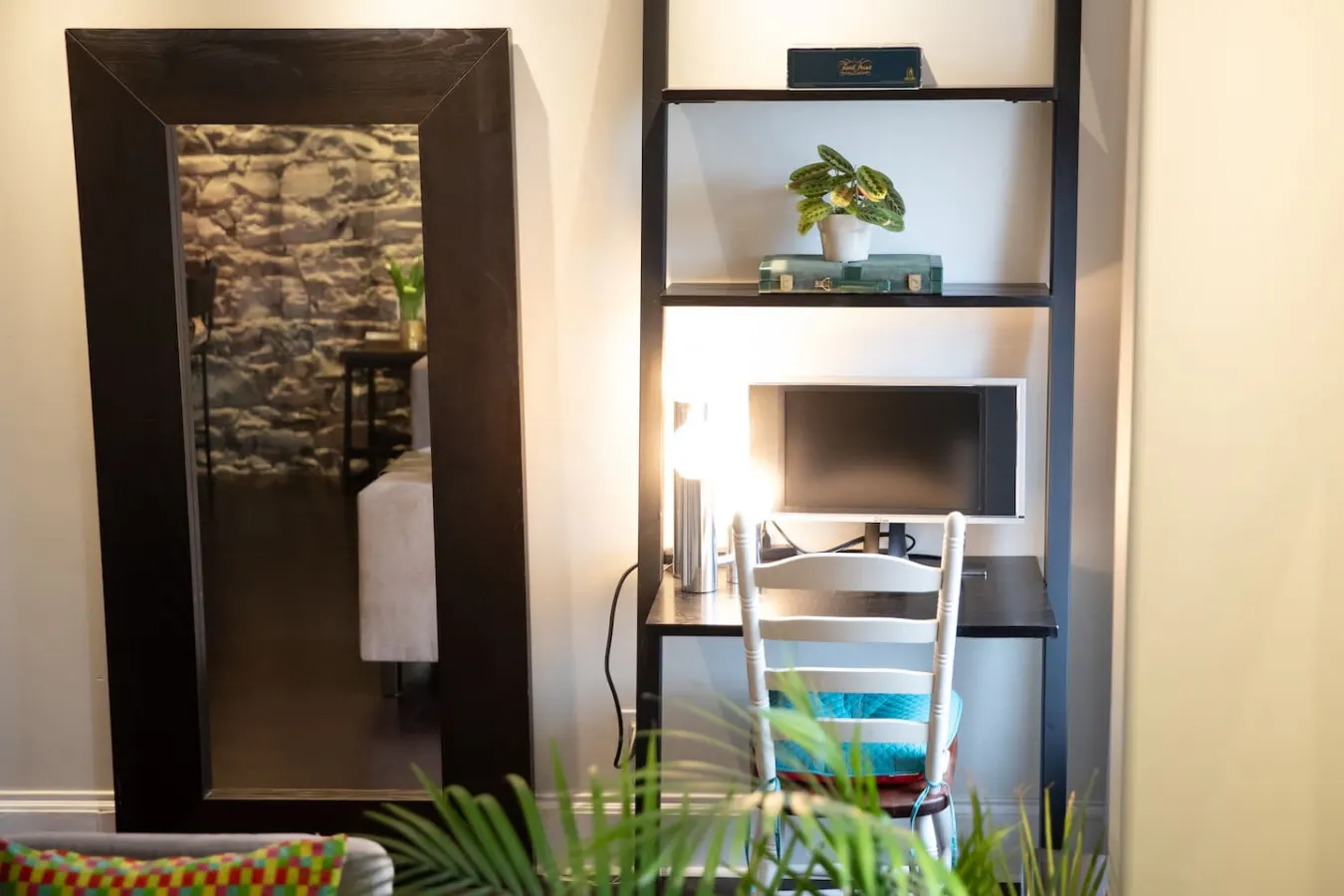 Spacious Historic Downtown Stableman's House Loft 16