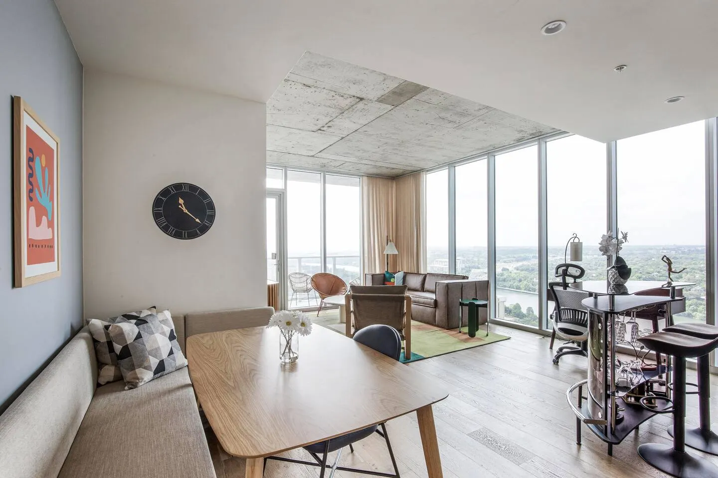 Luxury Condo Walk to Rainey St & Lake, Pool & Gym 11