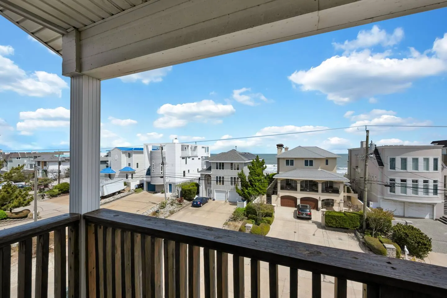 Croatan Beach Spacious 4BR Home with Views — photo 2