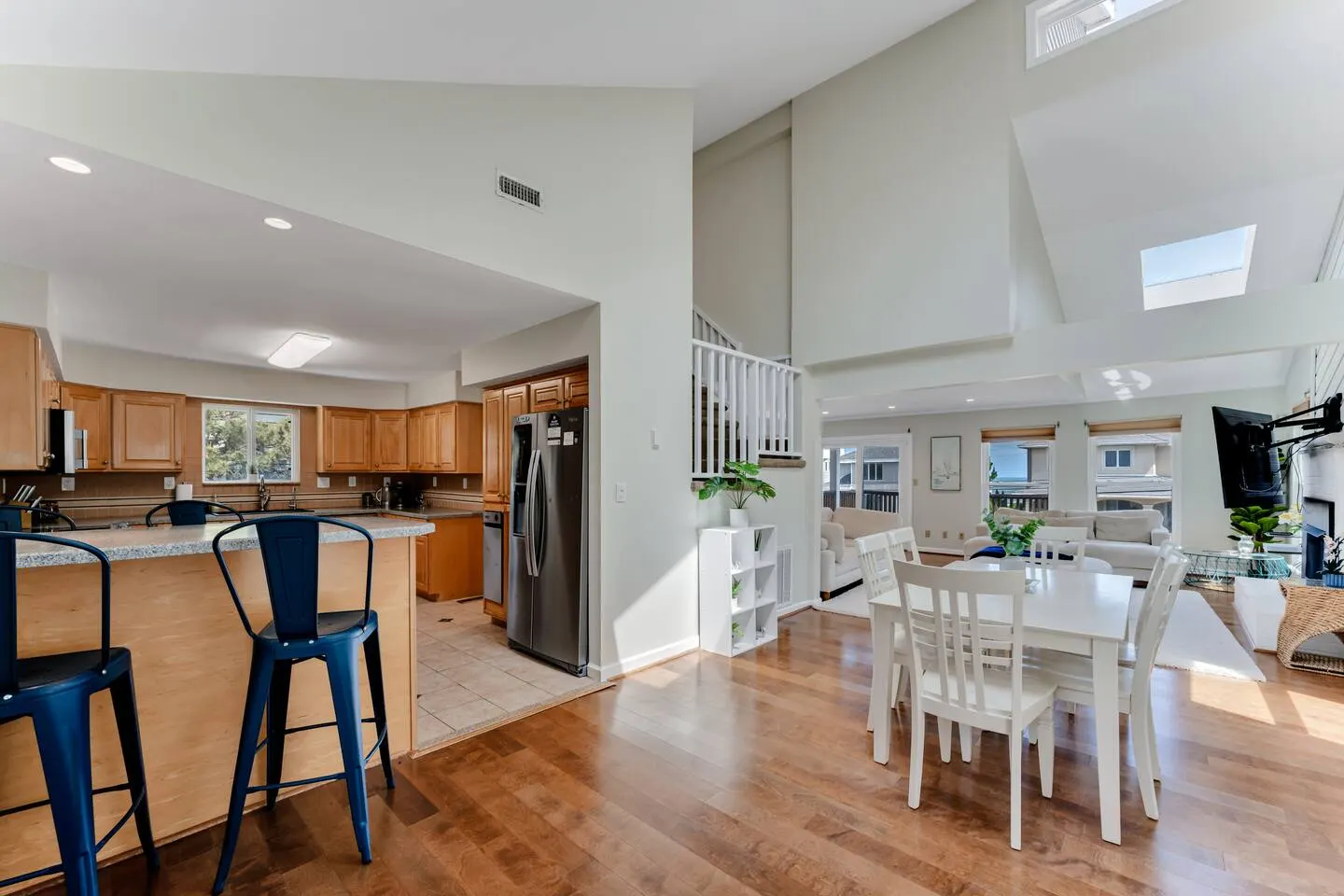 Croatan Beach Spacious 4BR Home with Views — photo 4