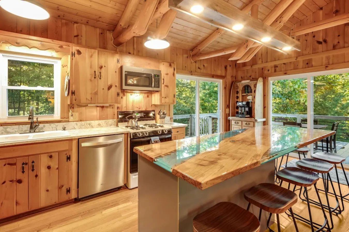 Riverside Cabin Mtn Views, Fire Pit & Fireplace 14