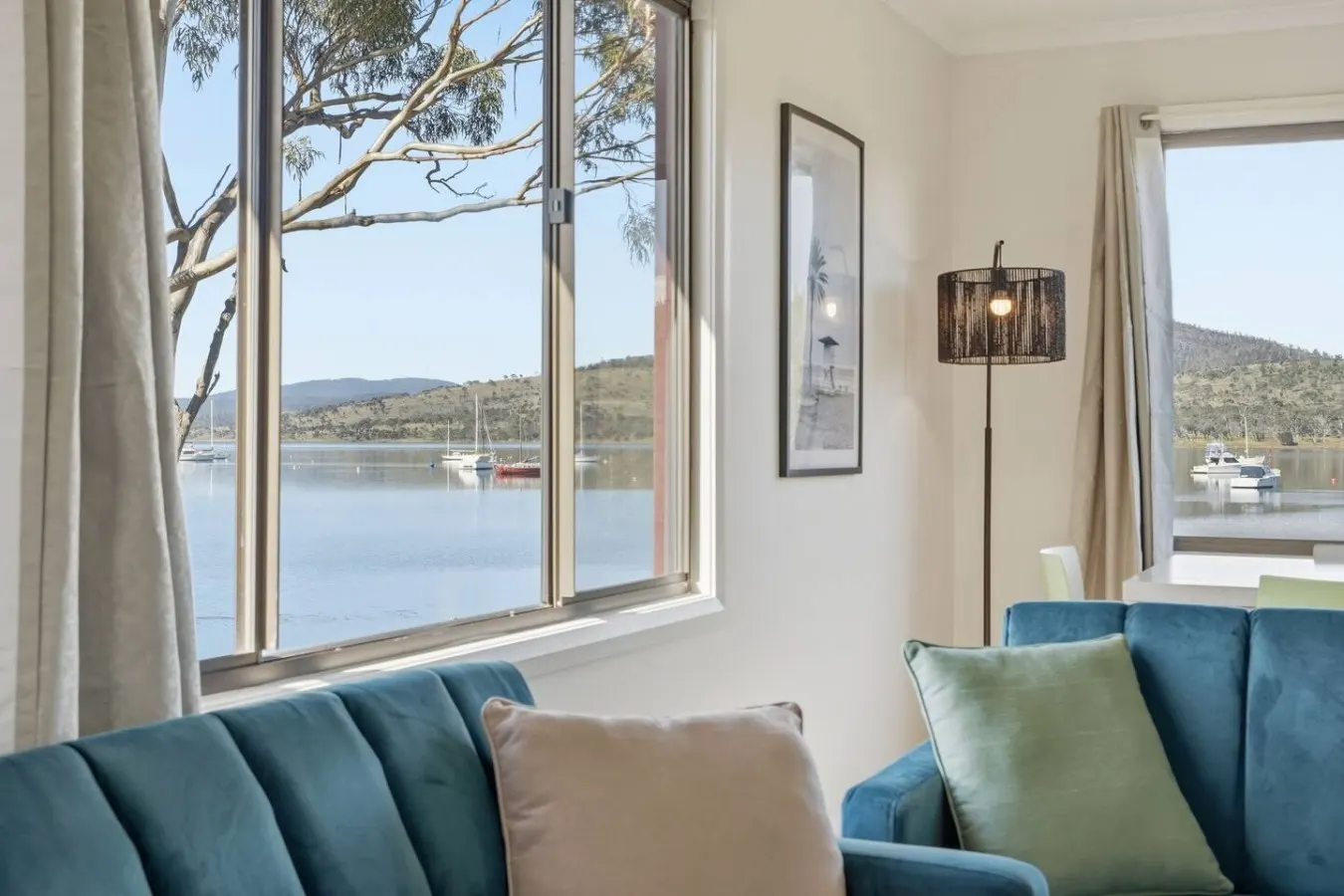 Dunalley Waterfront Escape 9