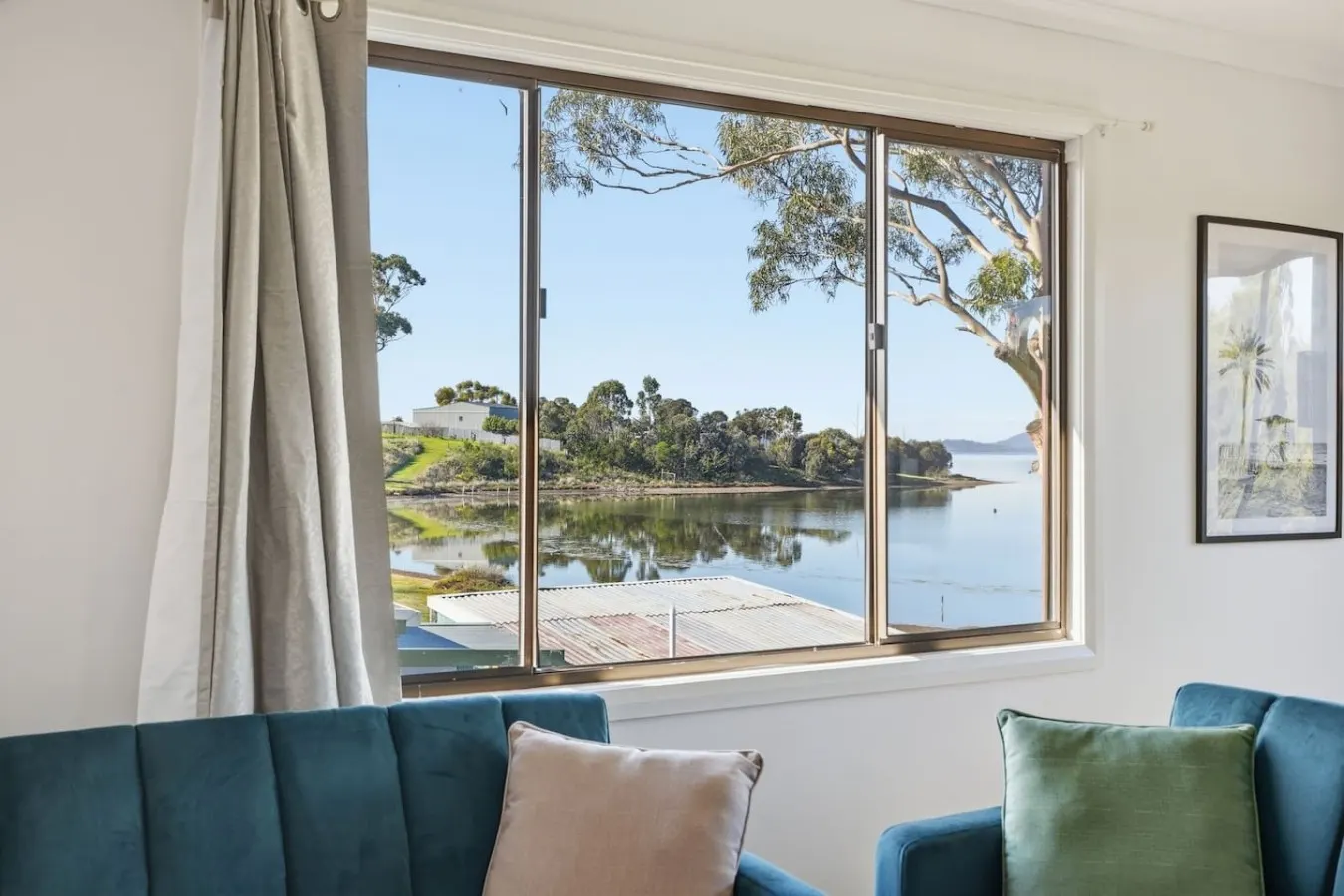 Dunalley Waterfront Escape 14