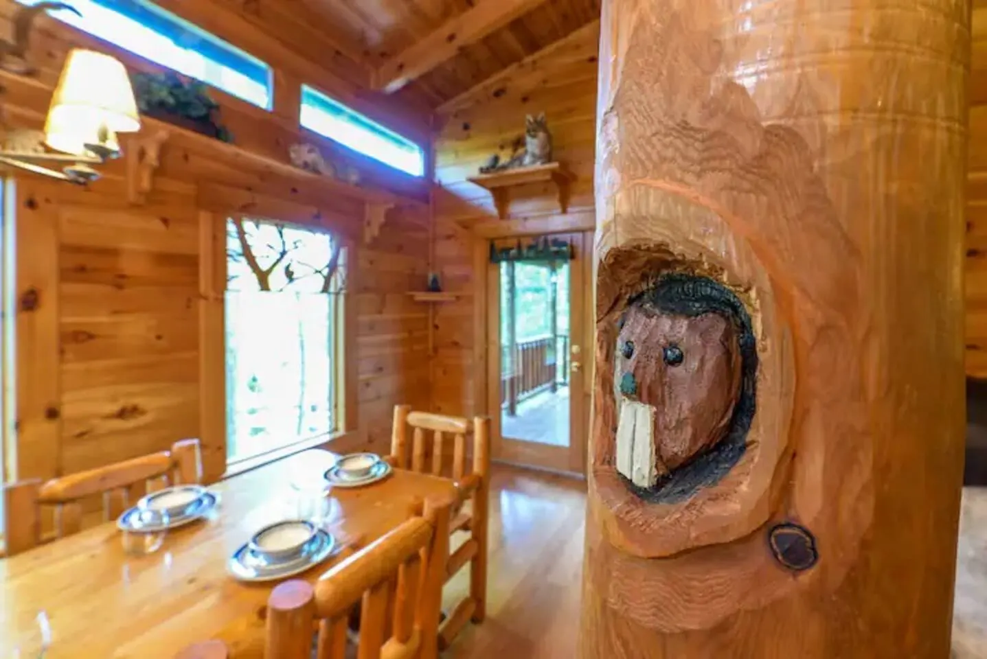 Luxury Cabin 4 King Beds Jacuzzi in Each Room 12