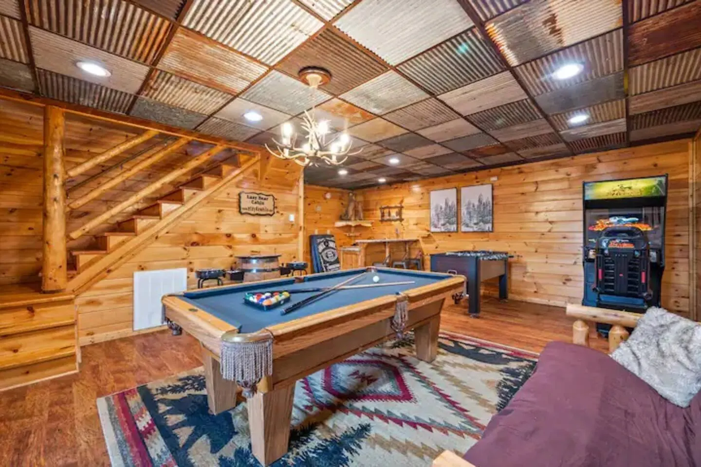 Luxury Cabin 4 King Beds Jacuzzi in Each Room 18