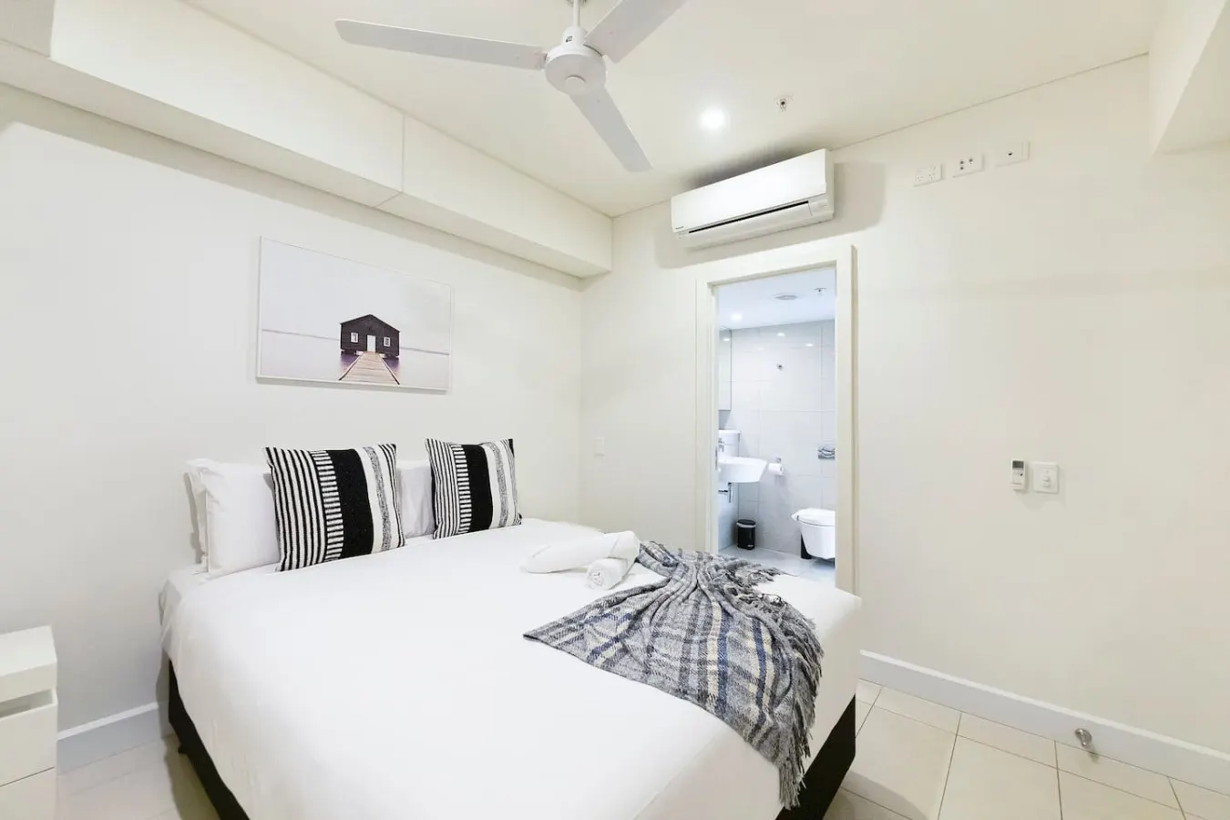 Sunshine Delight: Seaview ~ Pool ~ Gym ~ Balcony 13