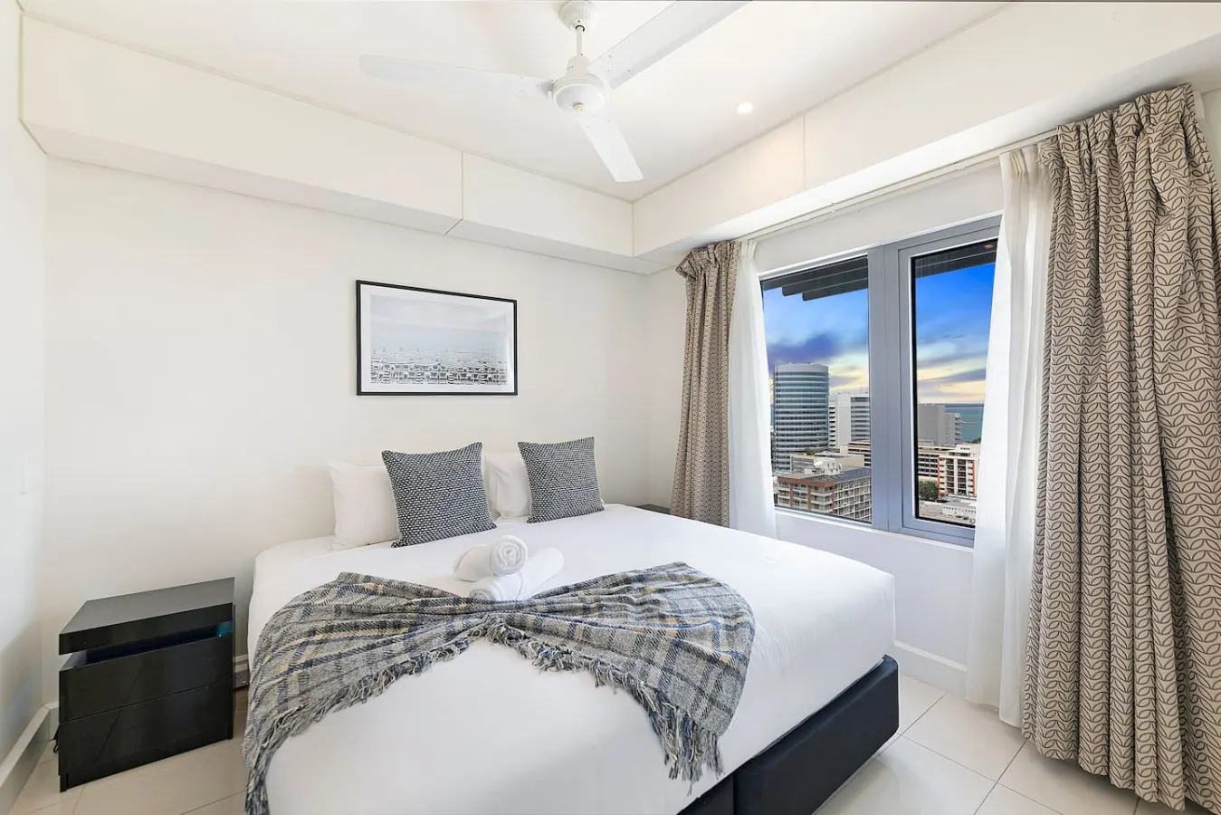 Sunshine Delight: Seaview ~ Pool ~ Gym ~ Balcony 17