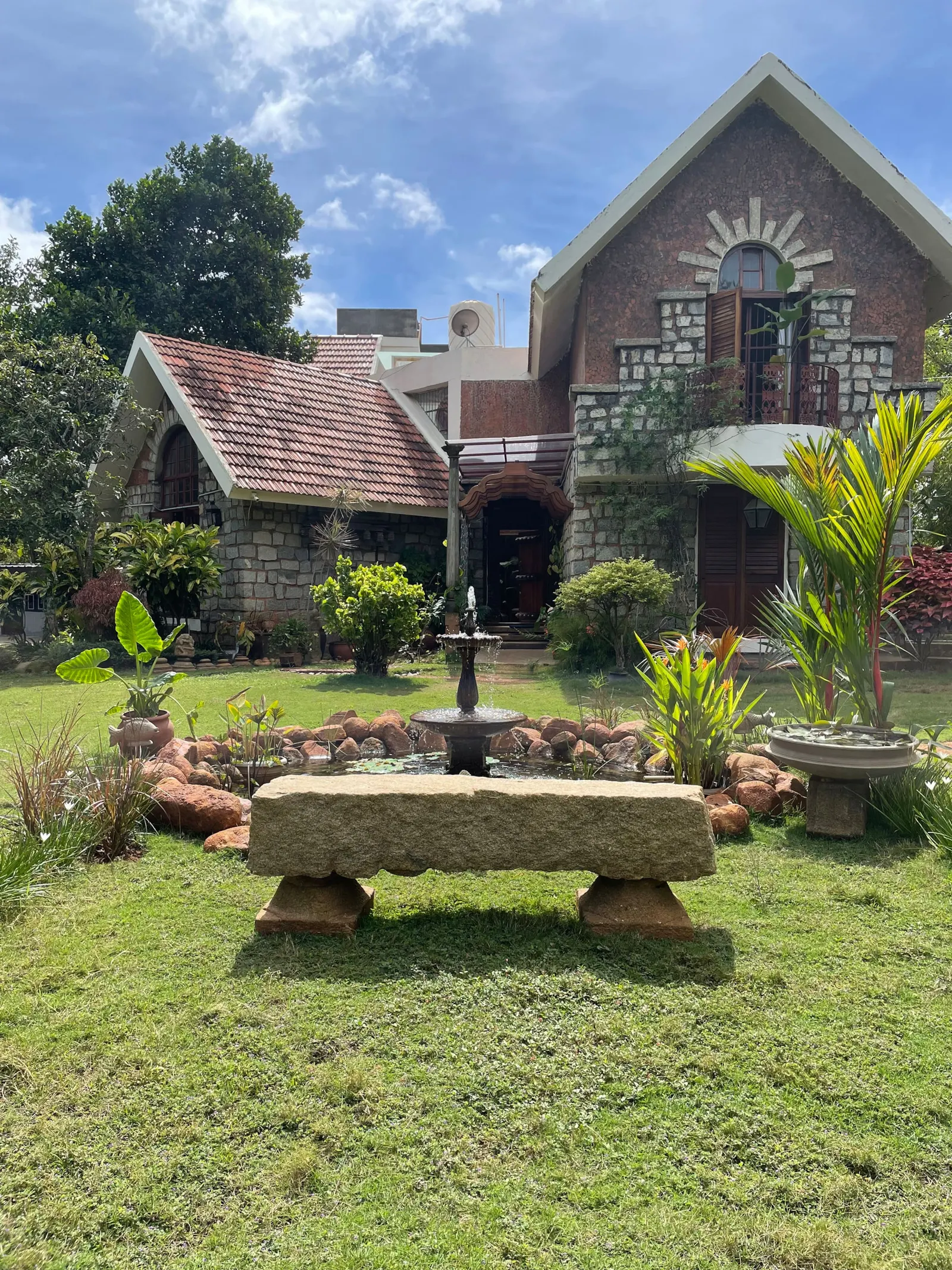 Dhakshini Vintage Project : Antique Style Farmstay 4