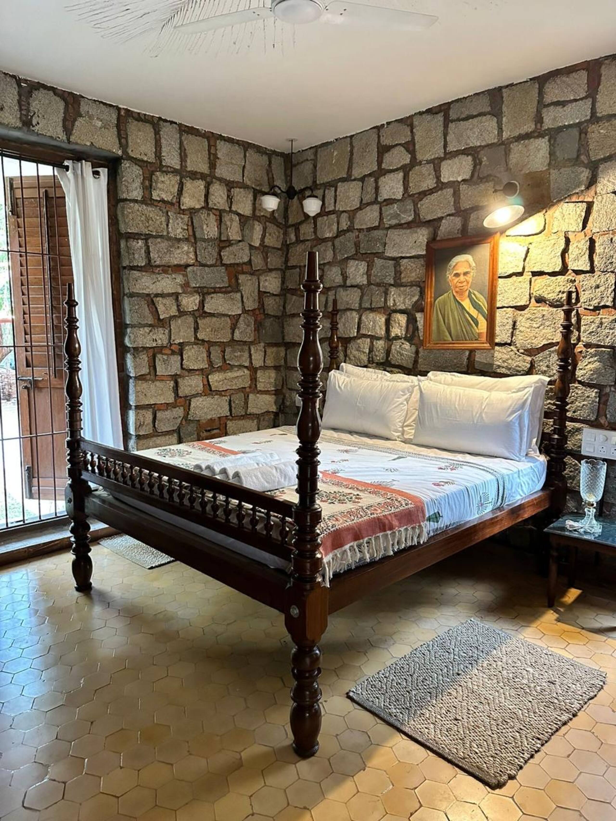 Dhakshini Vintage Project : Antique Style Farmstay 8