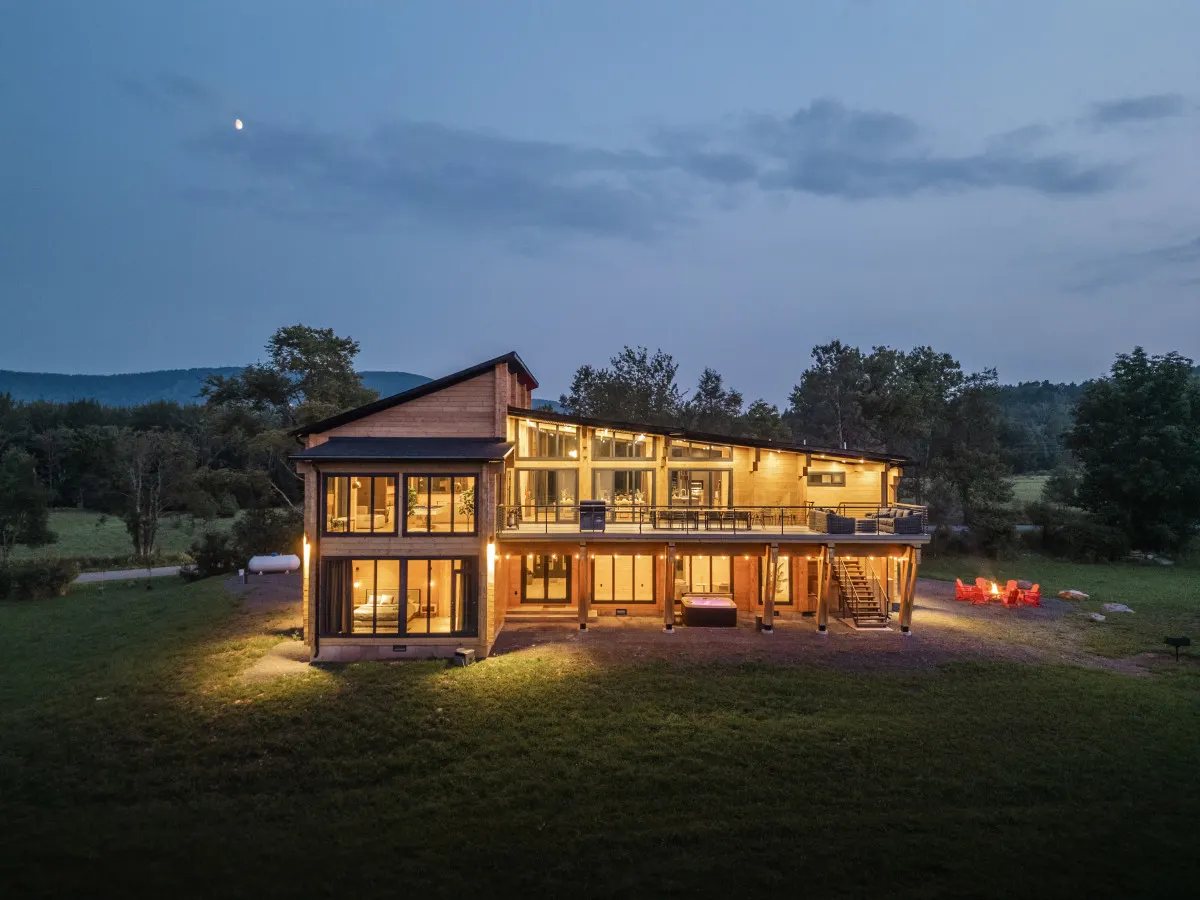 Waterfront Mansion on 20 acres Windham Ski Resort "Ulula Eco Resort"