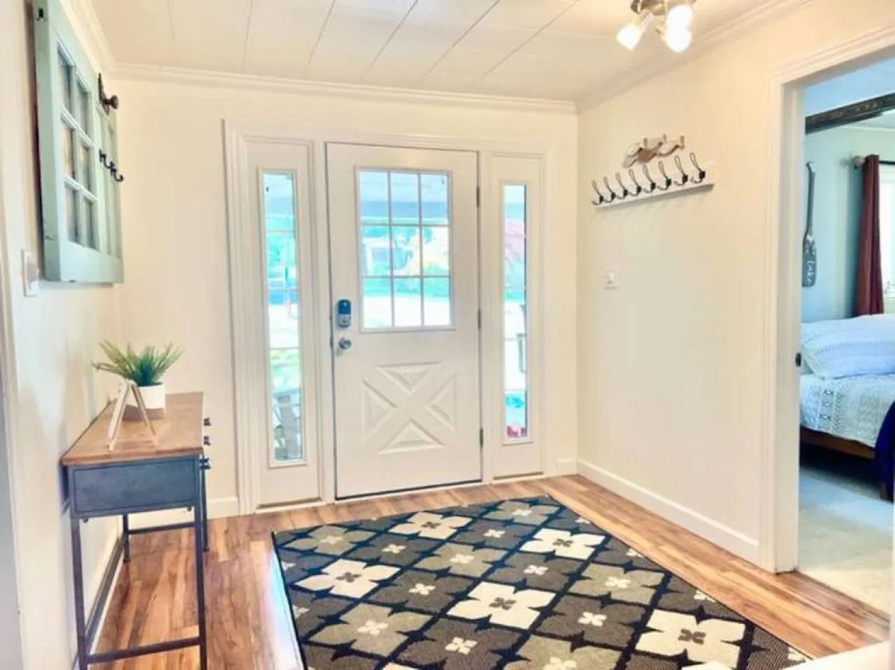 4 bdr Cottage, Edinboro Lake Views, Dogs Welcome 10