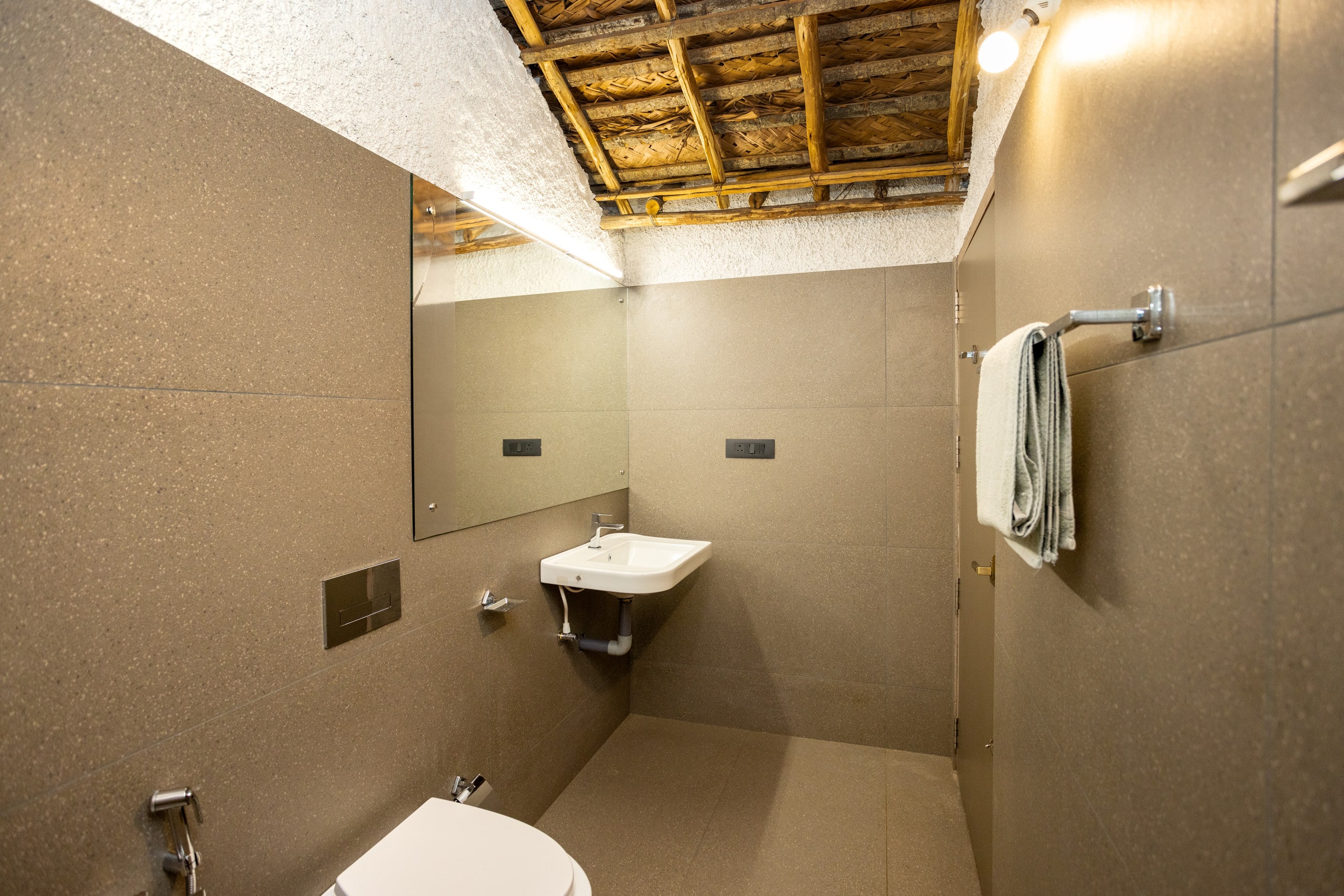 Mud house Villa & Art gallery, Marayoor, Munnar 23